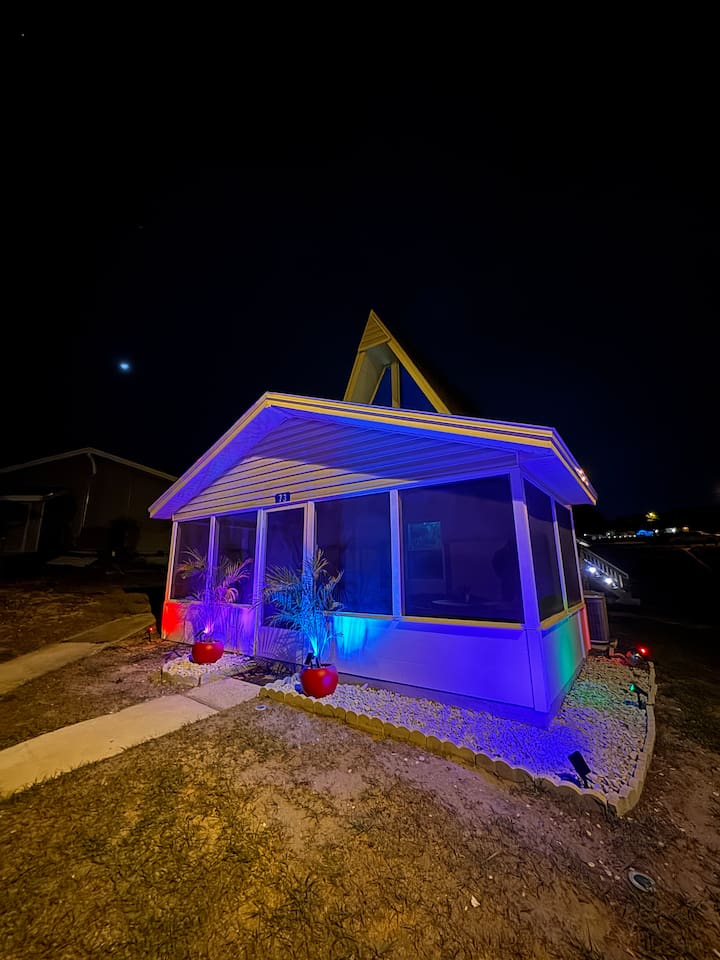 awesome lighting on the unassuming exterior of Mario's mini mansion! we're limited in what we can do by the HOA