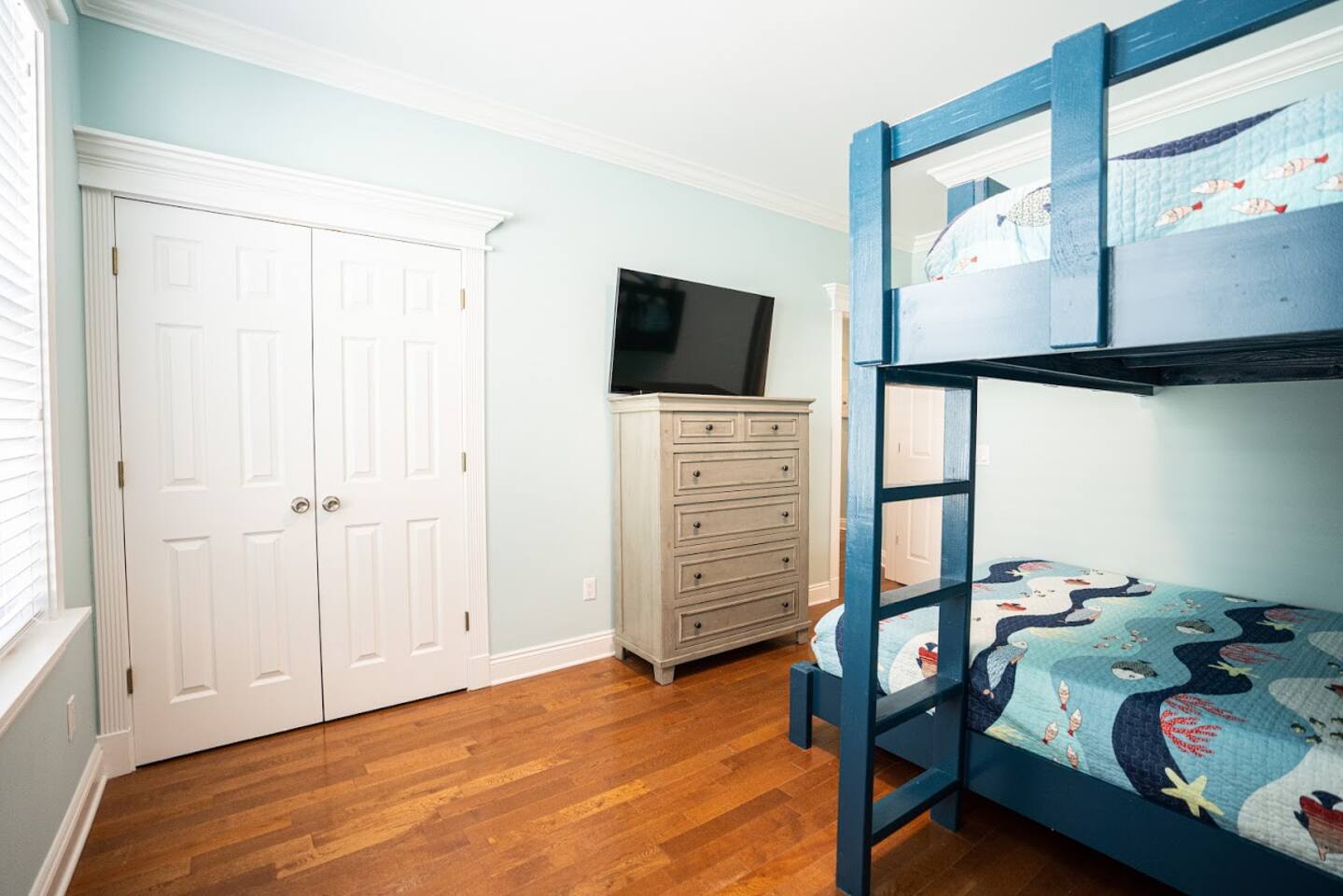 Another view of the same bunk room.