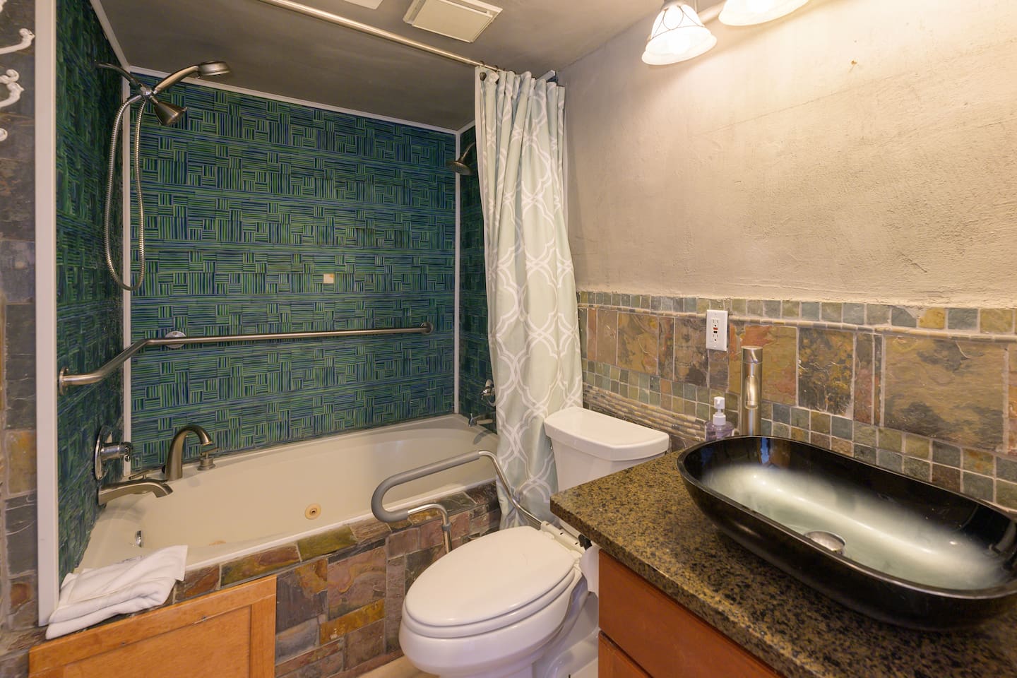 Handi Accessible bathroom attached to bedroom 5