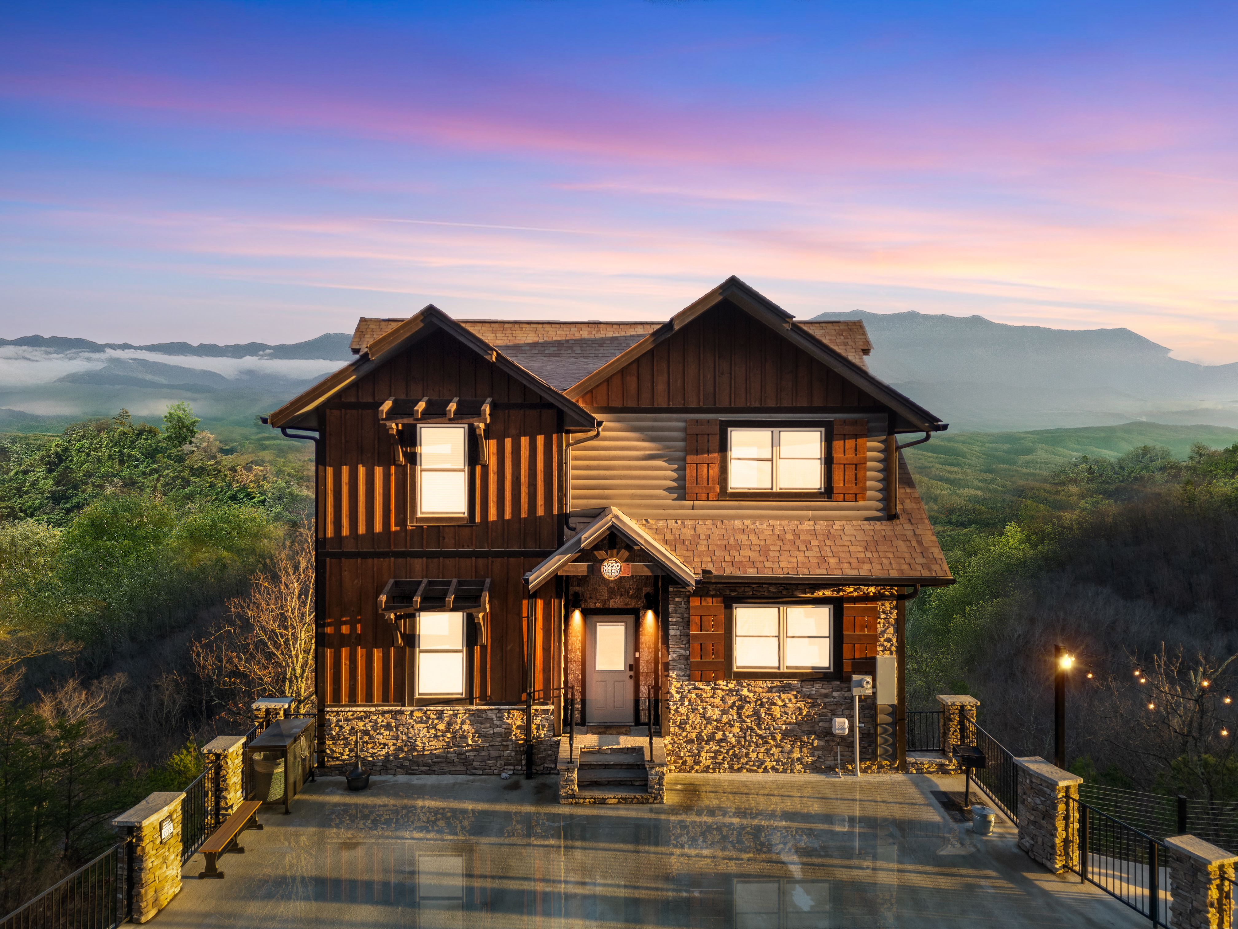 Grinning Bear — Sevierville, TN — vacation rental