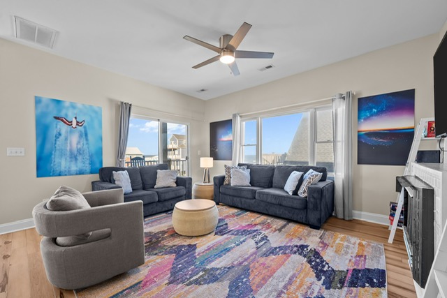 Gather, laugh, and make memories – this living room was made for together time