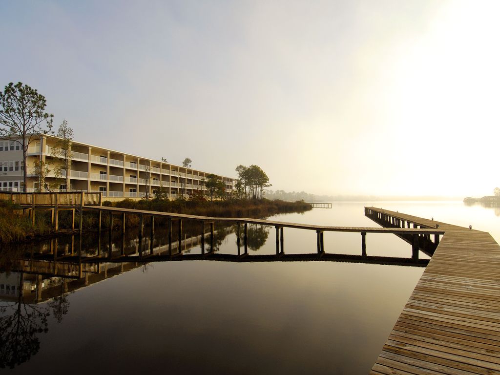 Waterfront condo with 3 piers for fishing, crabbing & docking boats