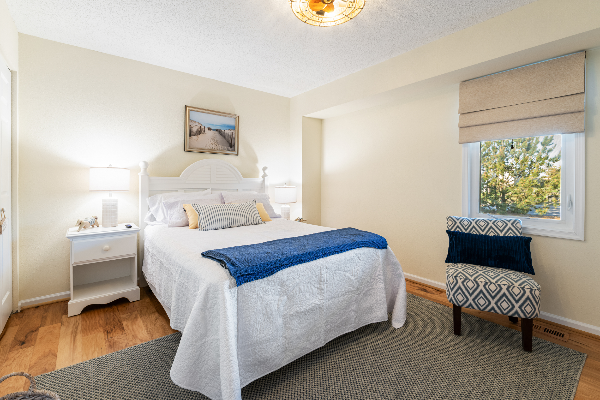 Sea Breeze - Queen Bed (Ensuite)