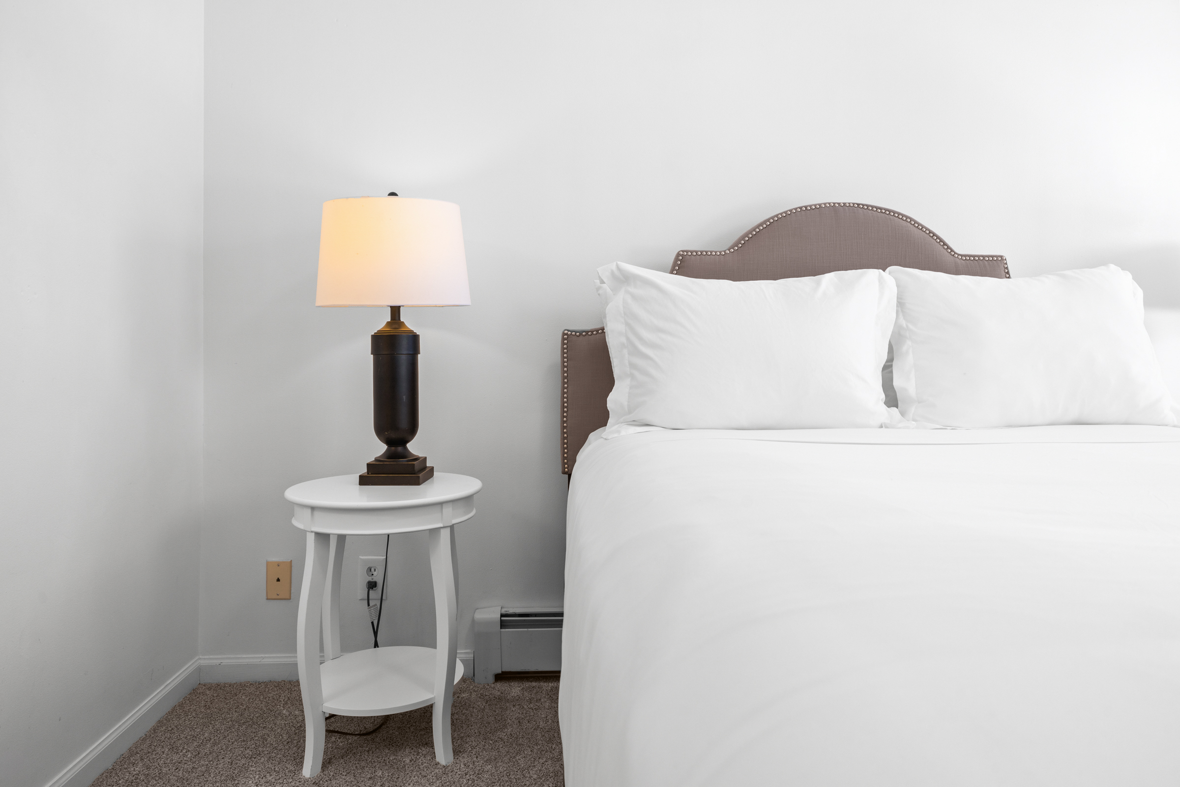 Bedroom 1 | Queensize Bed