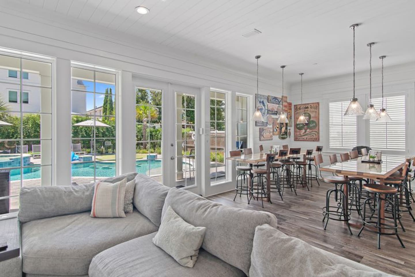 Seamless Flow for Indoor and Outdoor Gatherings