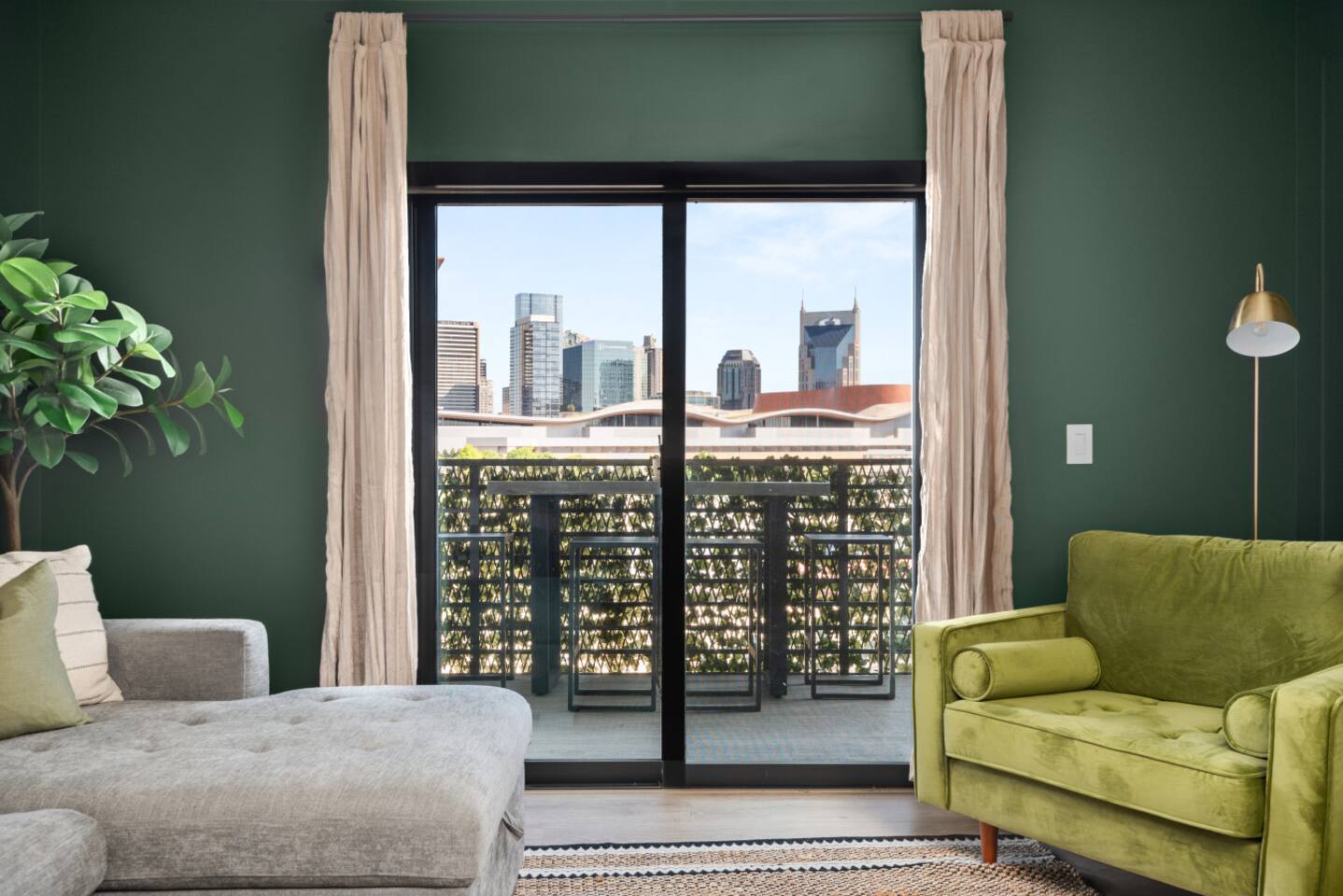 635_7th_Ave_S_306_reshoot_08