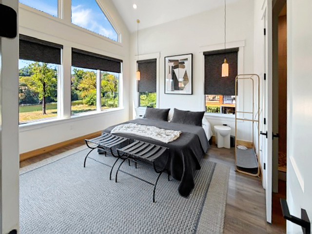 Bedroom 1, King Bed, En-Suite