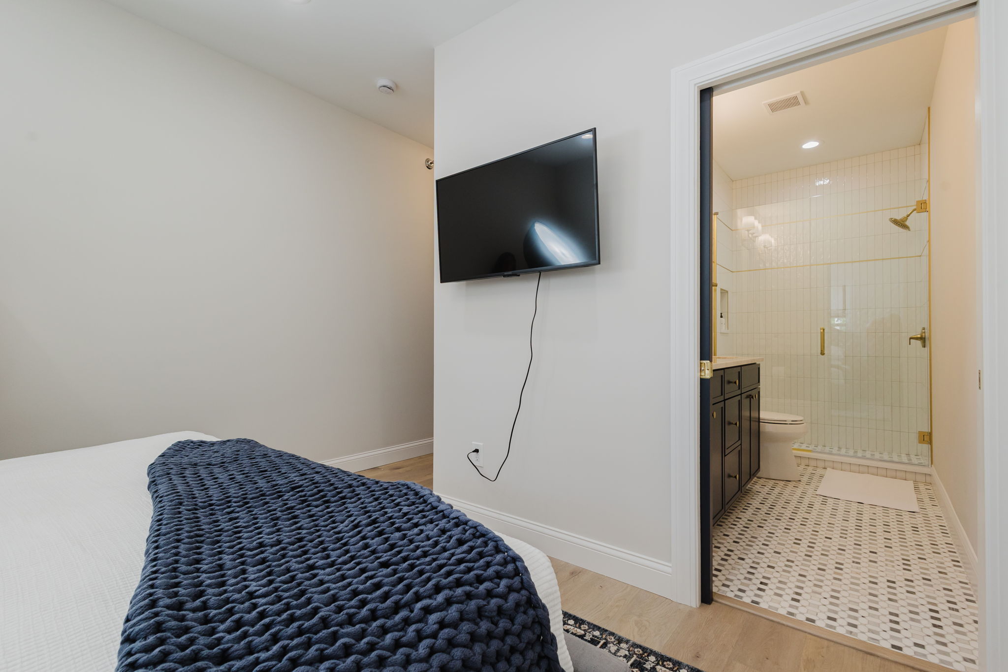 HDTV in each bedroom