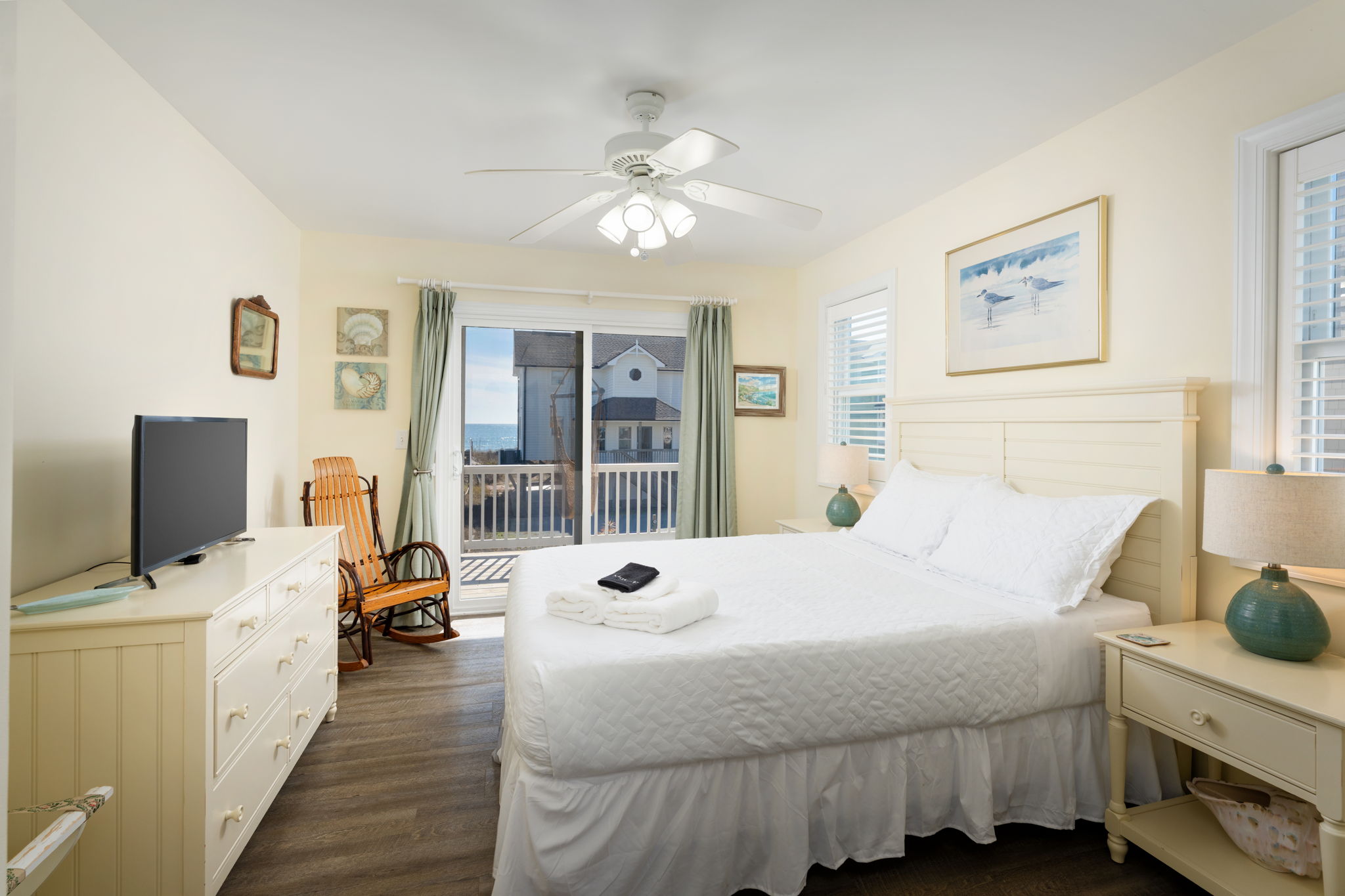 Bedroom 3 - Queen Bed