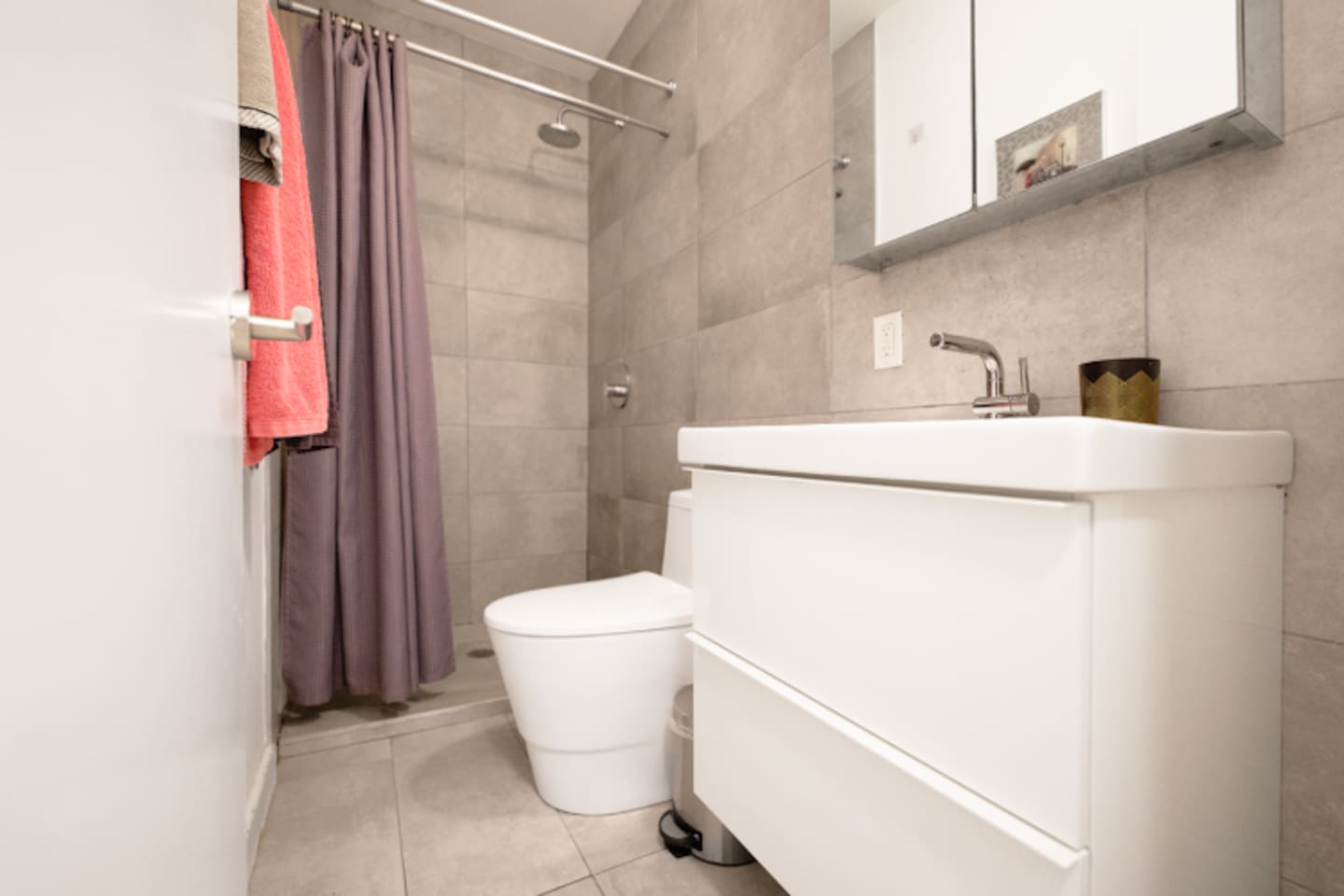 Full Bathroom