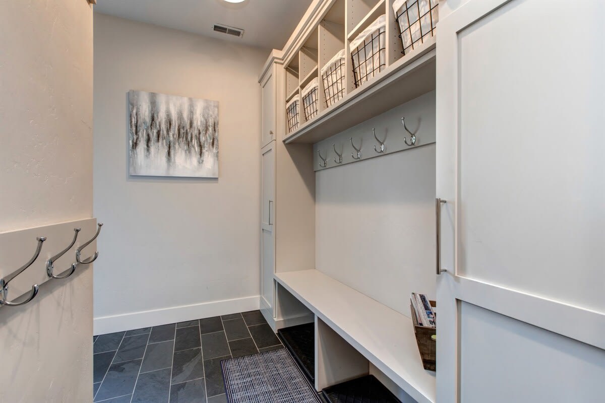 Mudroom/Laundry