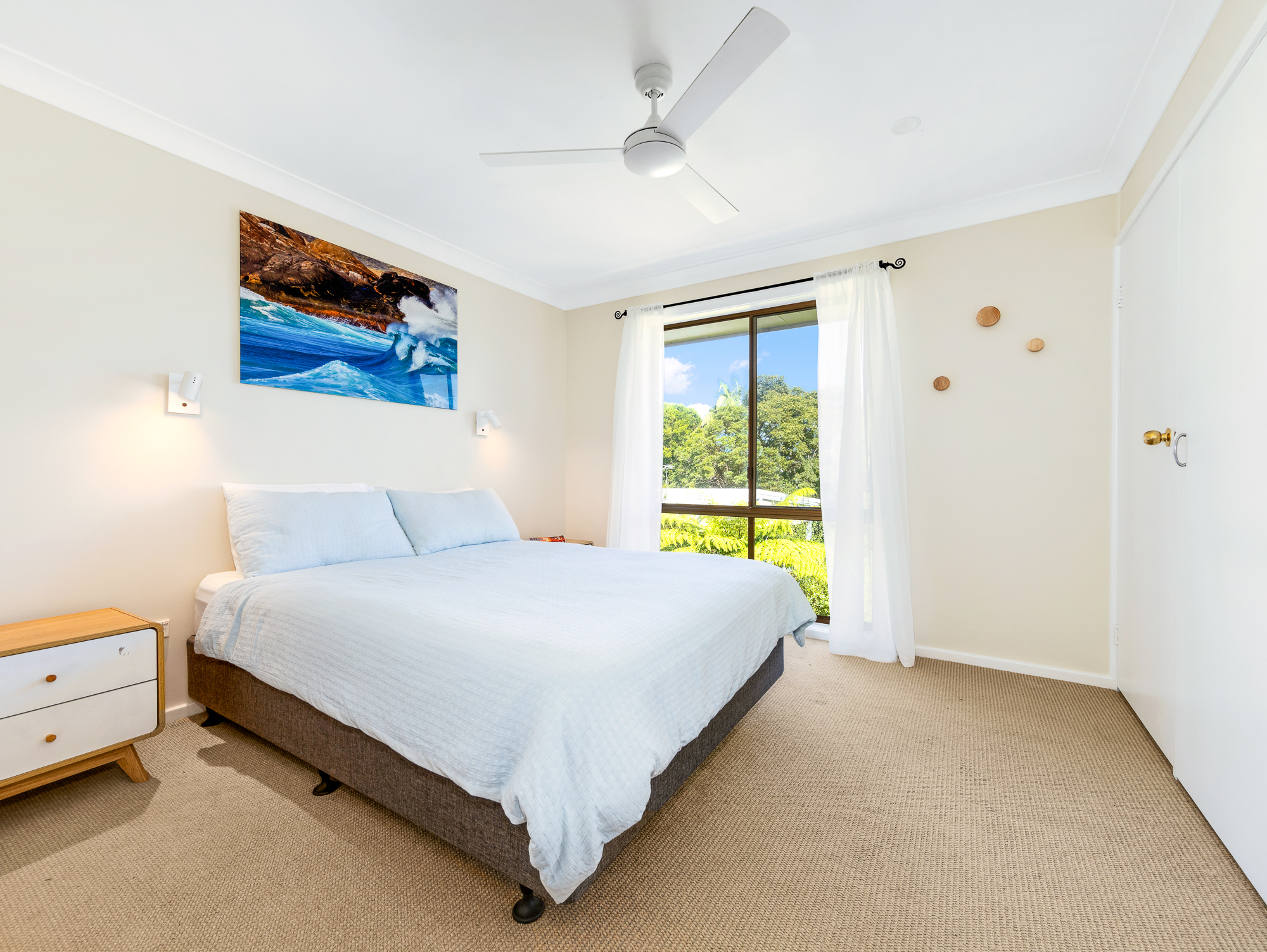 Upstairs main queen bed