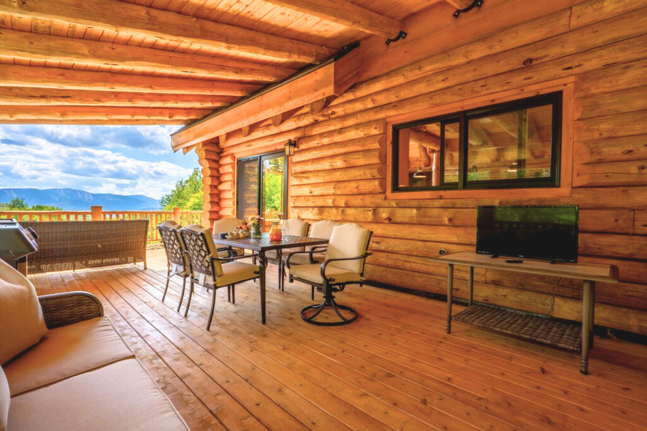 Outdoor lounge space for everyone.