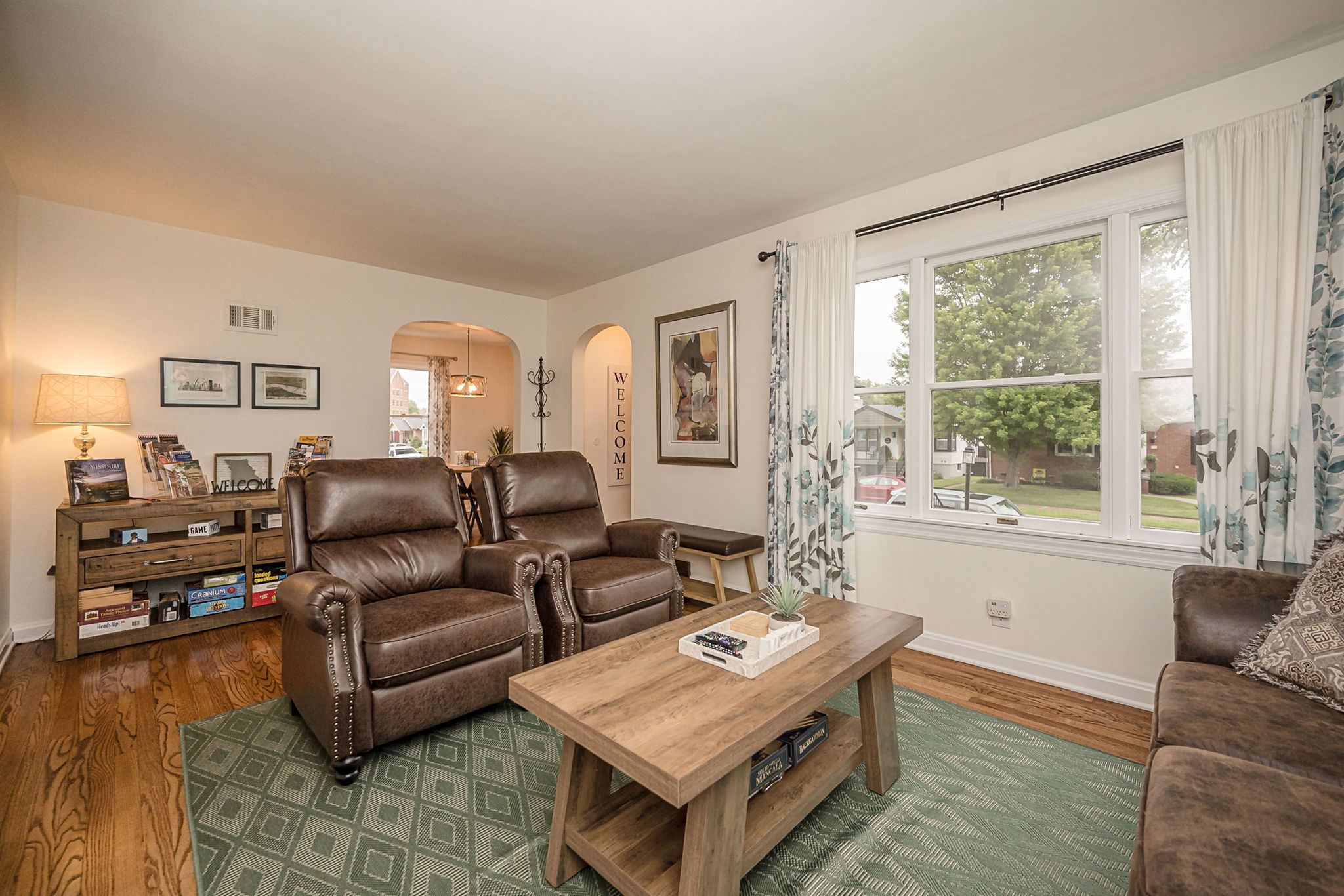 Kick your feet up with 2 recliners.