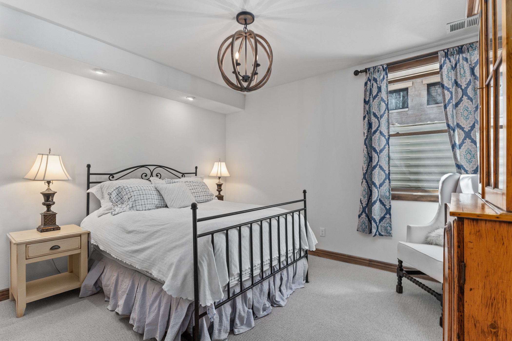 Lower Level Queen Bedroom