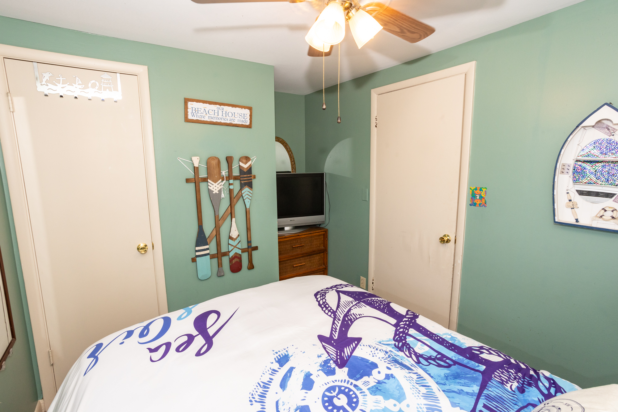 Queen Bedroom