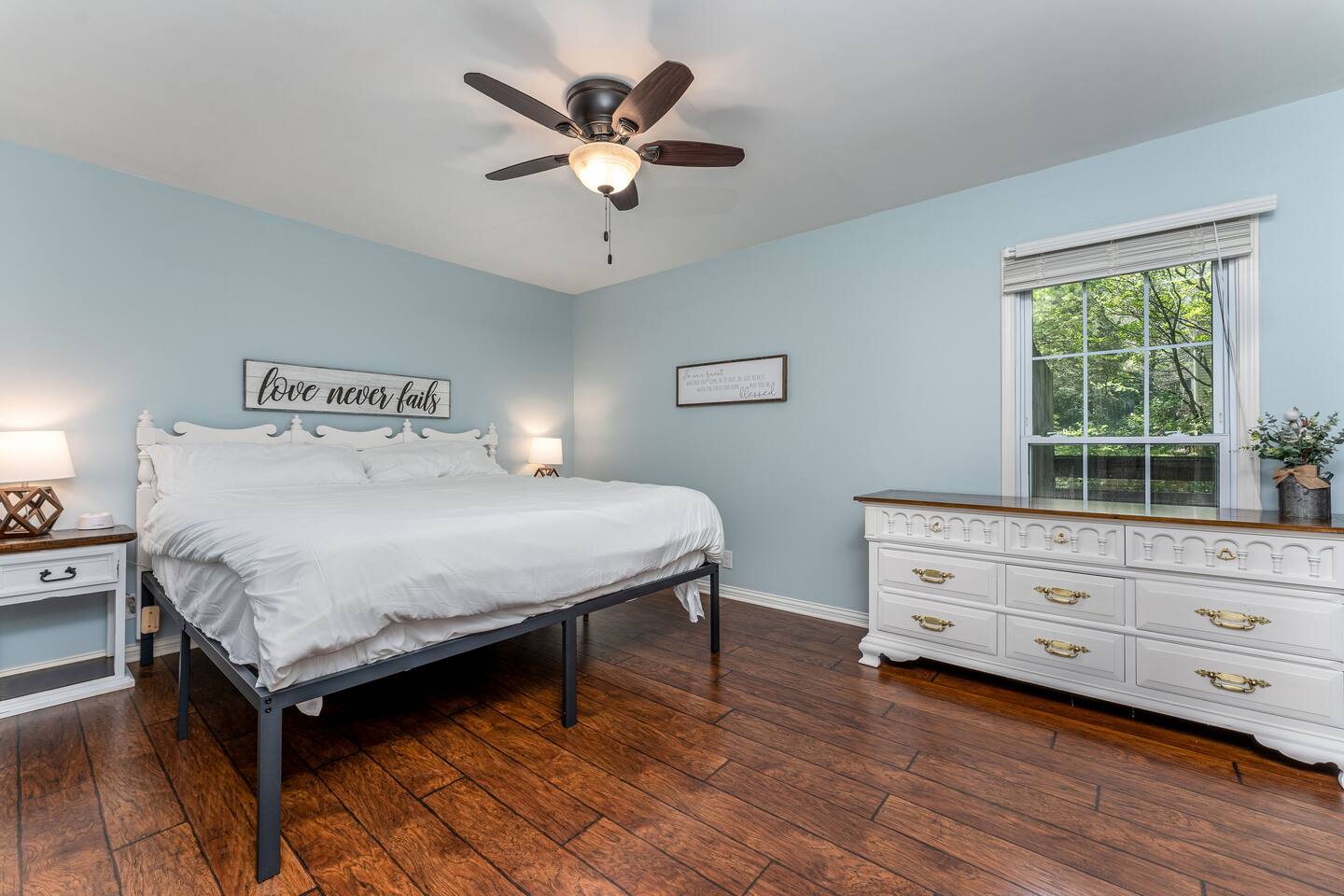 KING Organic Cotton Saatva Mattress with memory foam topper. 

Smart LG TV. (BYOL) 