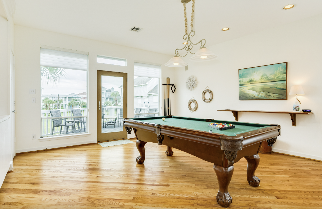 d25e94890d63476ab6d9c1900b468074 | Beachhouse | Texas | TX | Vacation Homes | Galveston | Crystal Beach | Kokomo | Breezy Days | Beachfront Elegance | Sunrise Serenity | Southern Sands Property Management, LLC