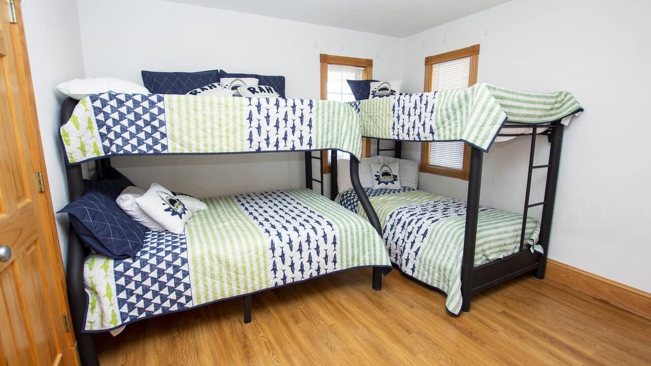 Bedroom 4 - Pyramid Bunk and Twin bunk bed.