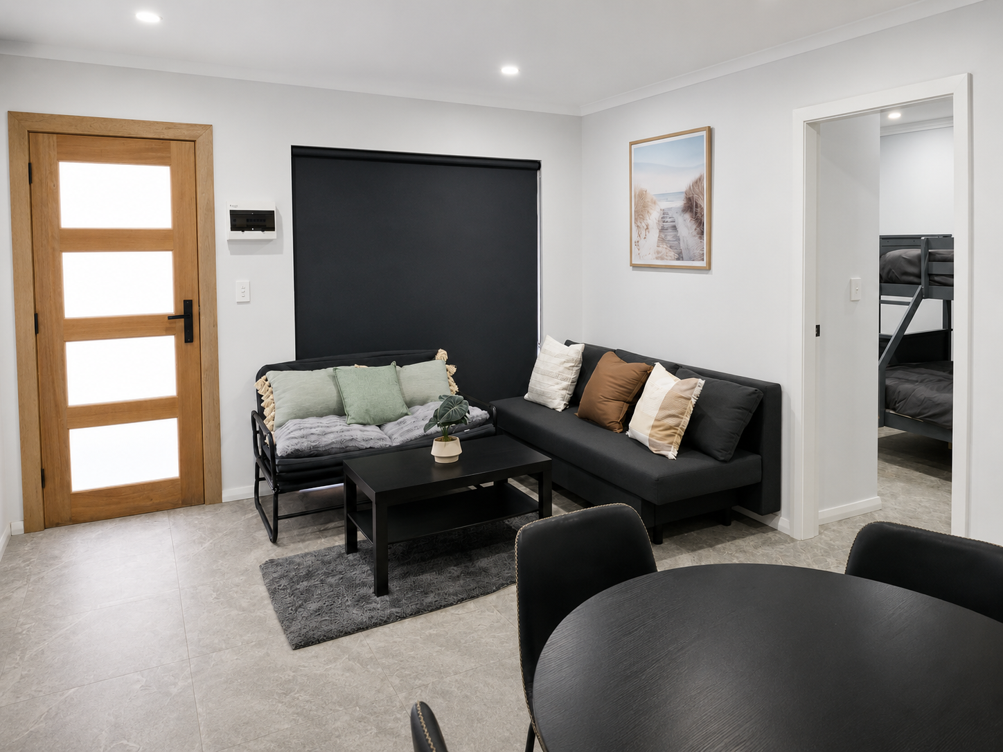 Matilda’s Urban Escape | 6-Min Station & Shops holiday home in Bradbury