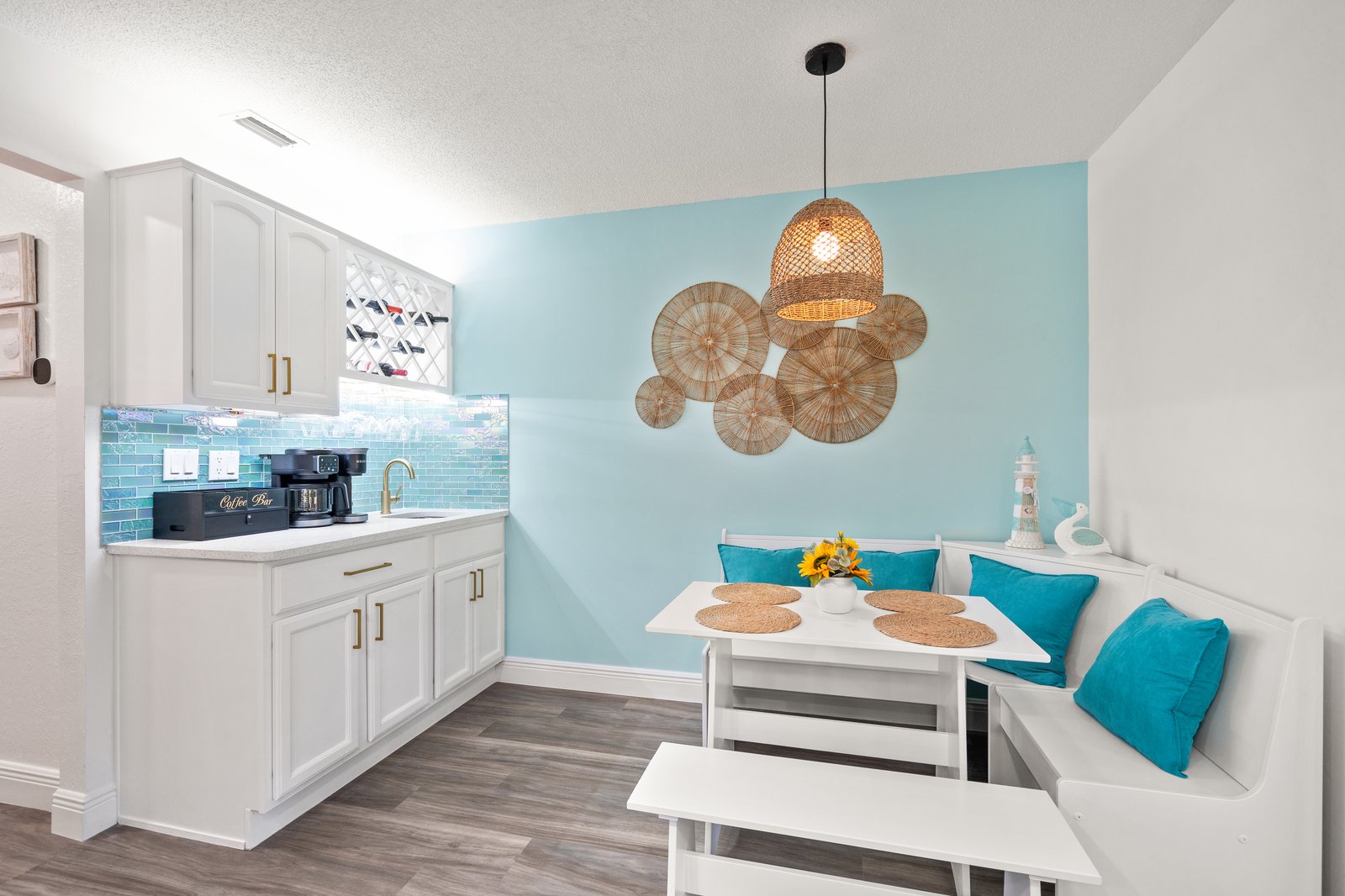 Kitchen Nook / Coffee and Wine Bar