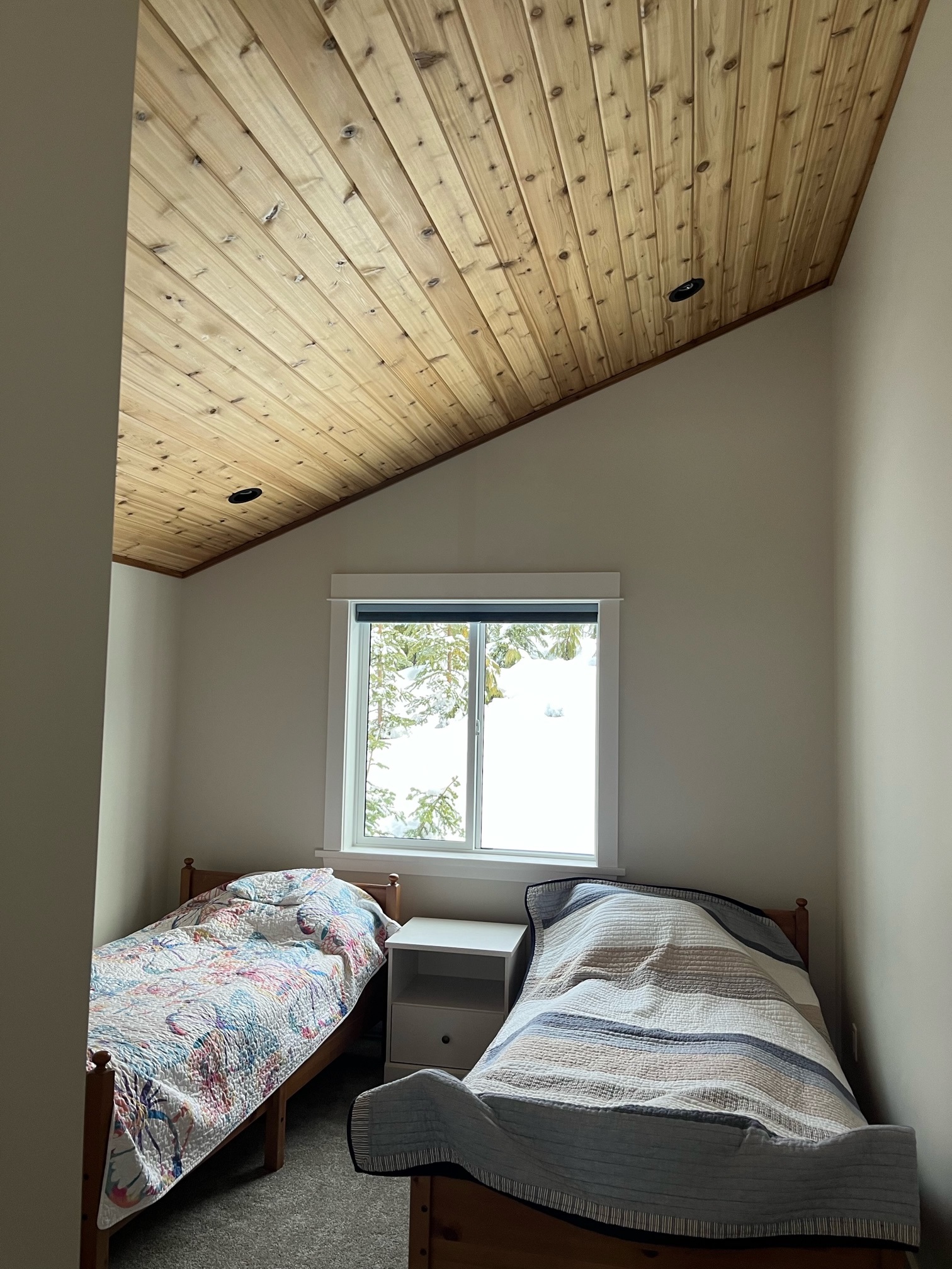 Third floor twin room – cozy retreat for kids or friends