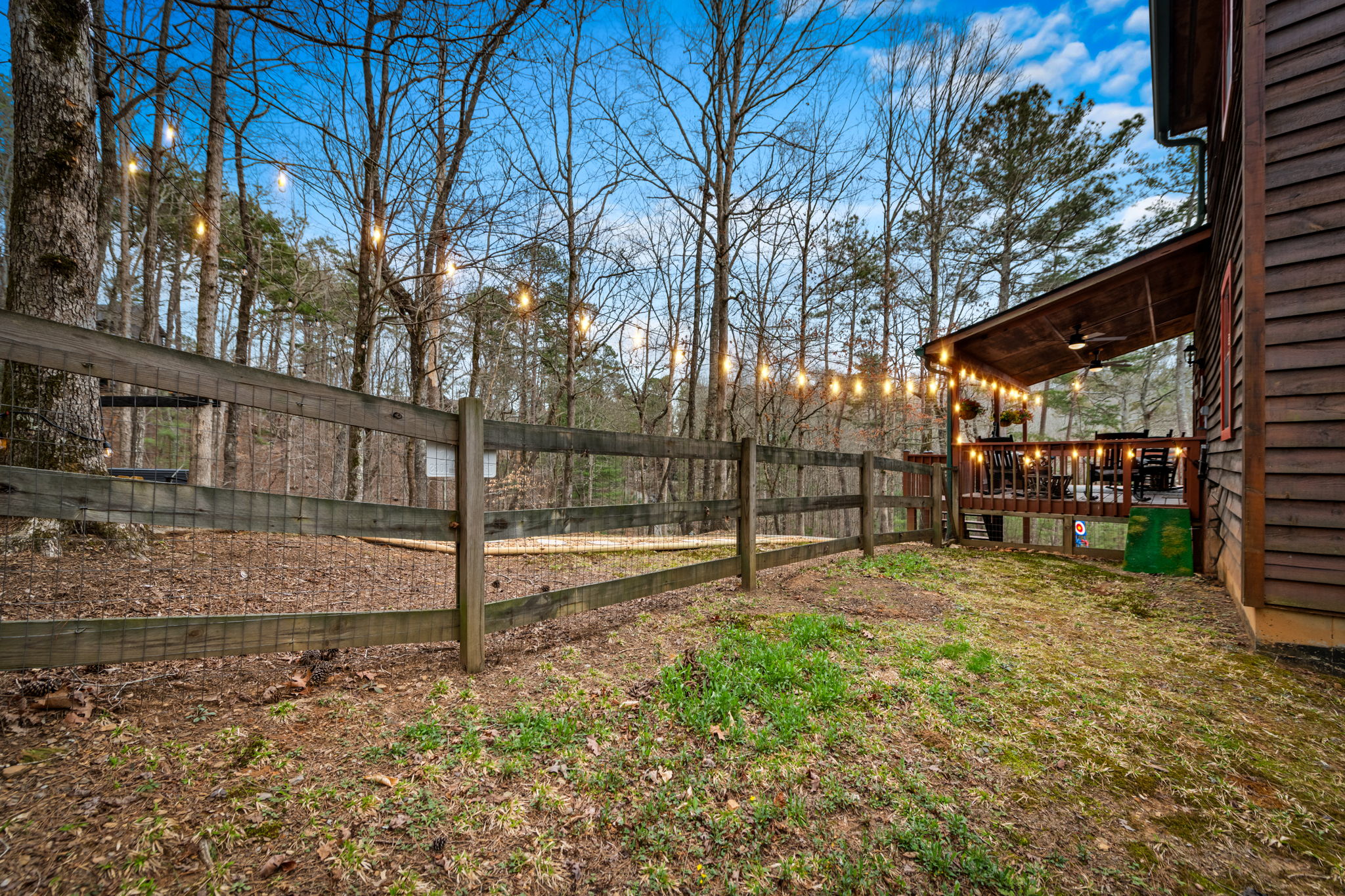 It’s the perfect outdoor area for your furry companions to enjoy while you relax with peace of mind.