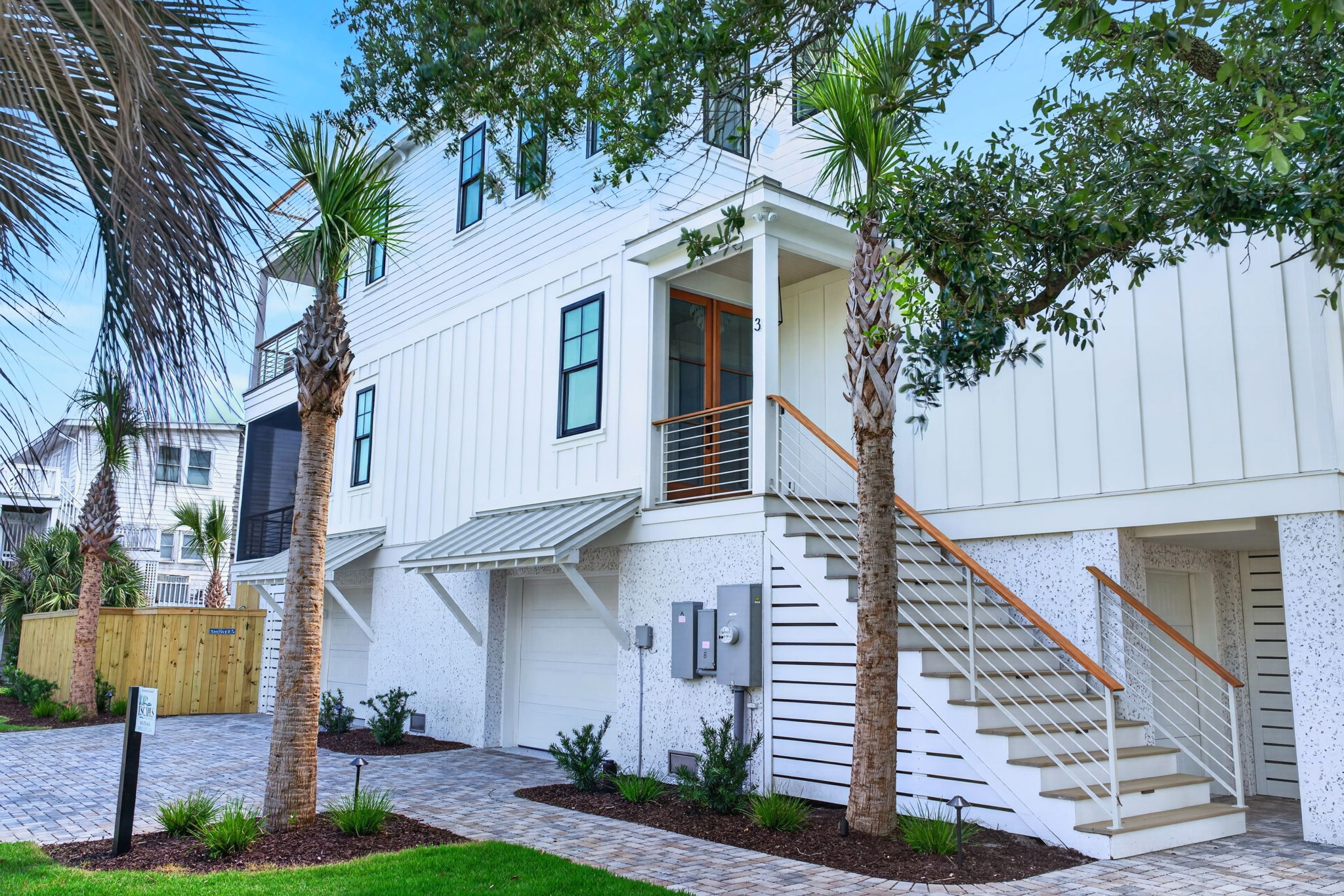 Front steps | Tahanan Palms | 3 38th Ave | IOP Escapes