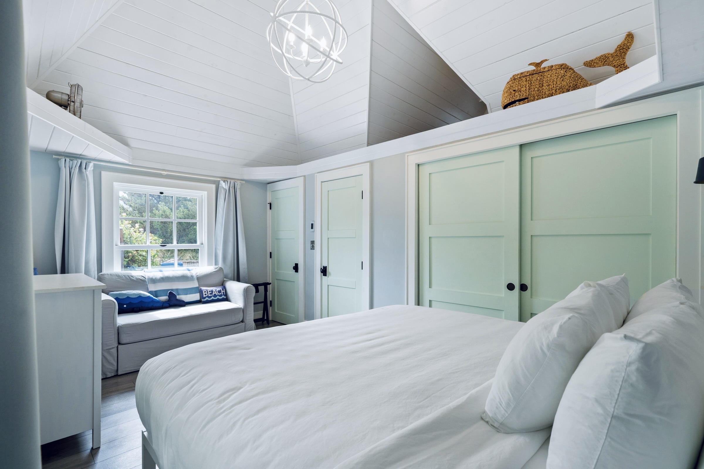 NAUTICAL BEDROOM  king bed