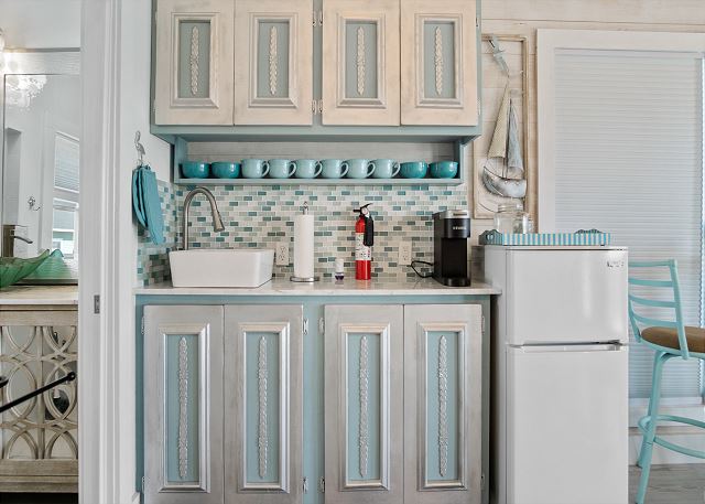 d2d0ebedaaa64fb0a2a57b698aea92c2 | Beachhouse | Texas | TX | Vacation Homes | Galveston | Crystal Beach | Kokomo | Breezy Days | Beachfront Elegance | Sunrise Serenity | Southern Sands Property Management, LLC