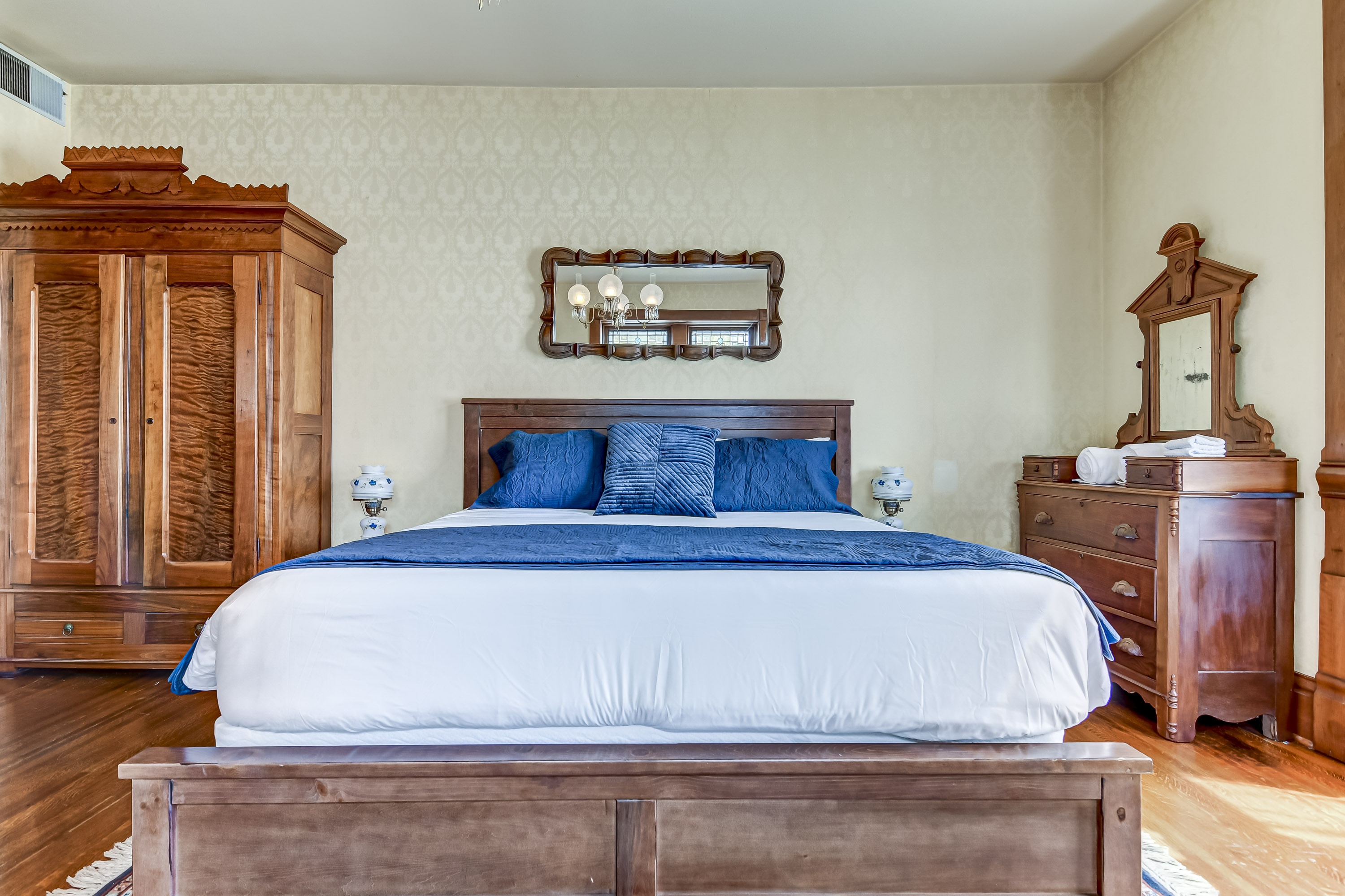 The Bressmer - Bedroom 1