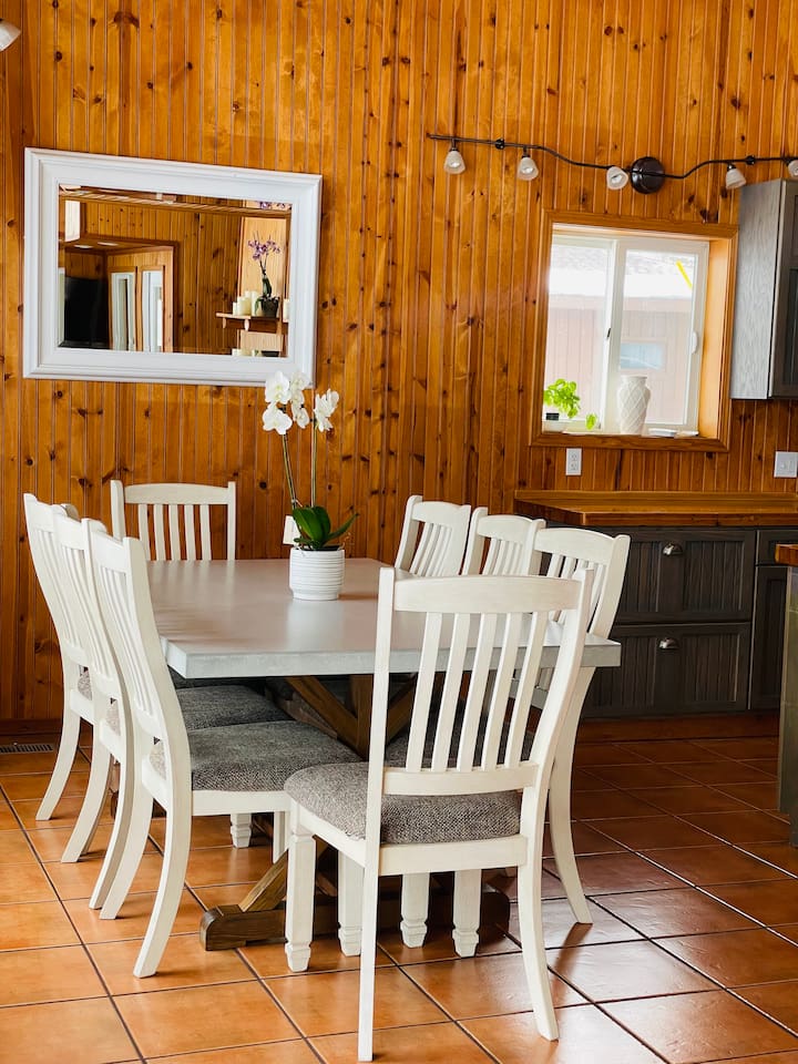 Bright dining space with plenty of seating space for your group.