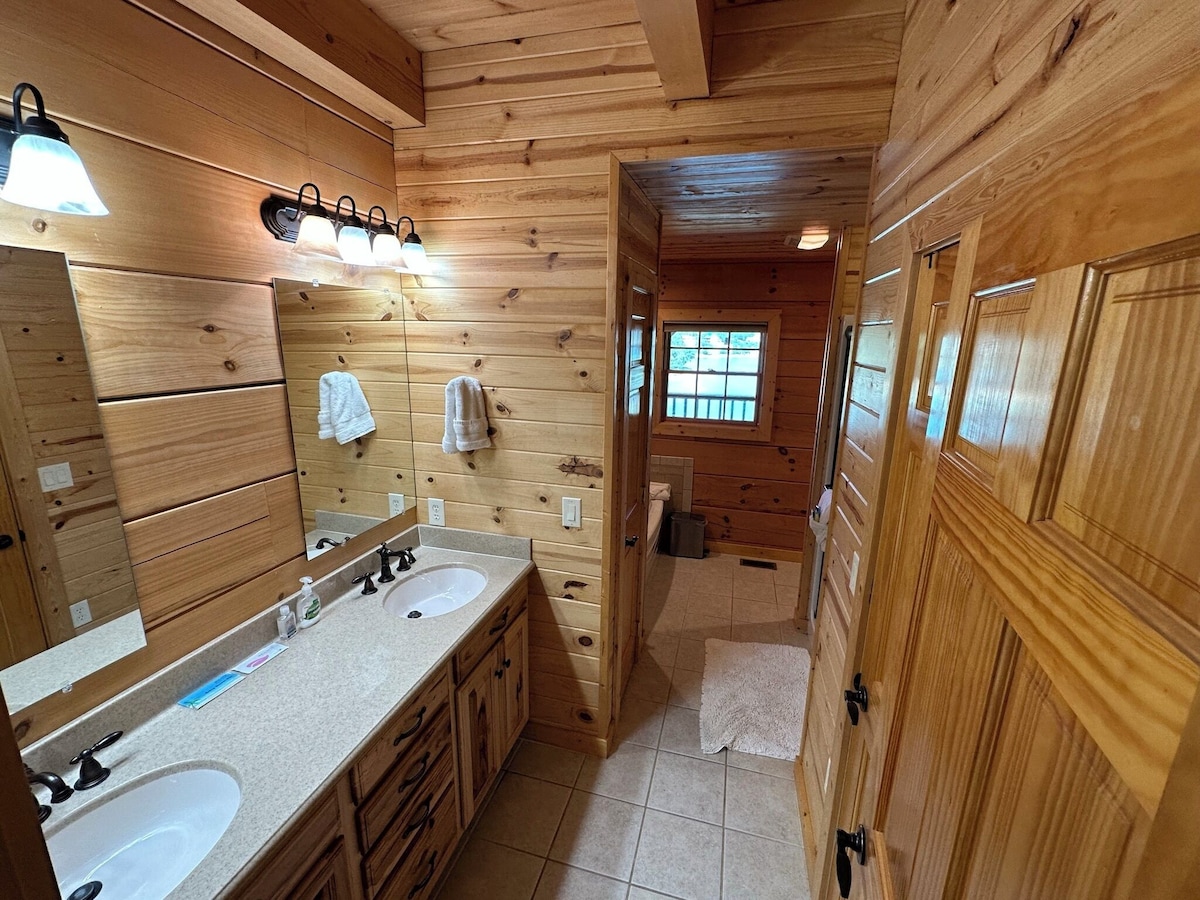 Full Bathroom # 1 (next to master bedroom)