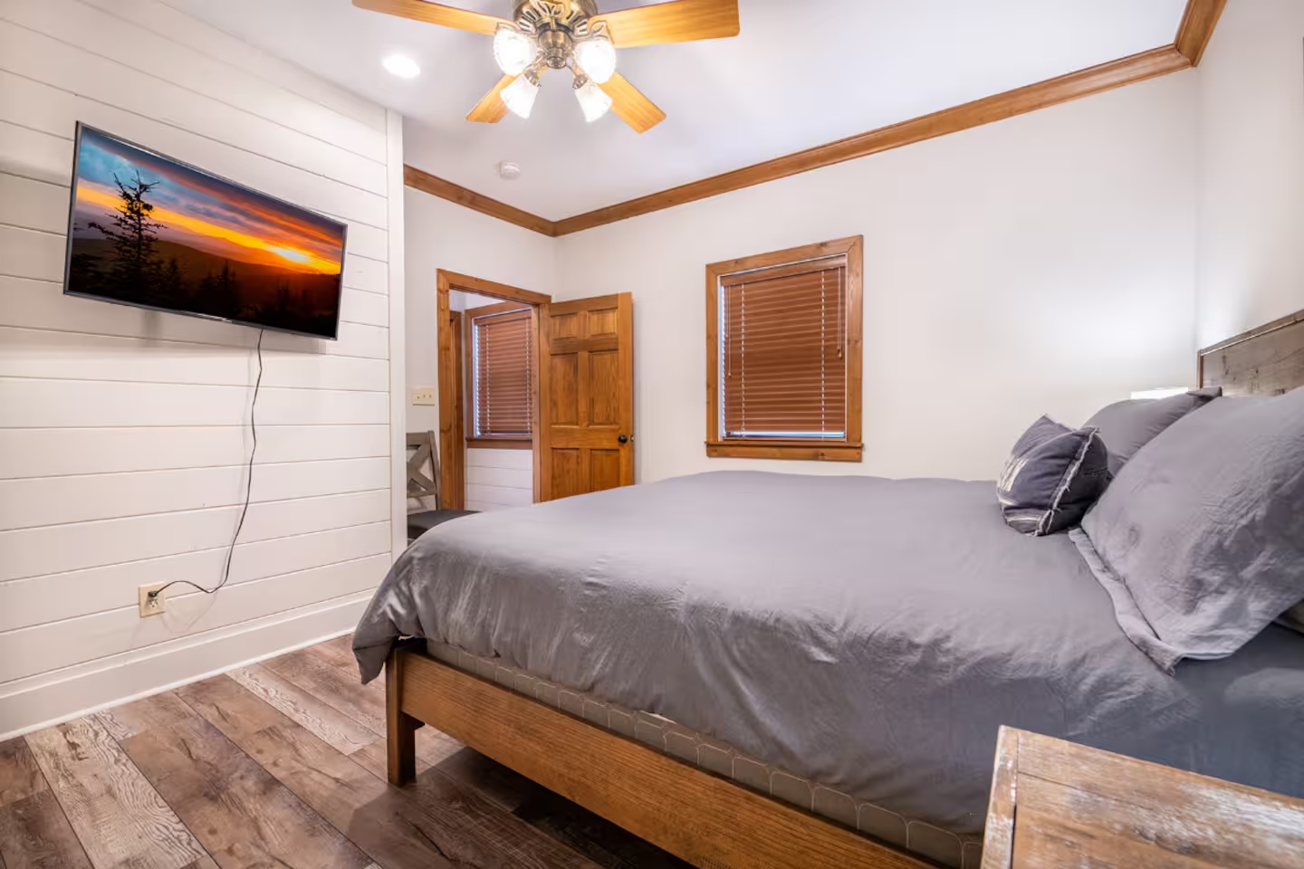 Upper King Bedroom 2