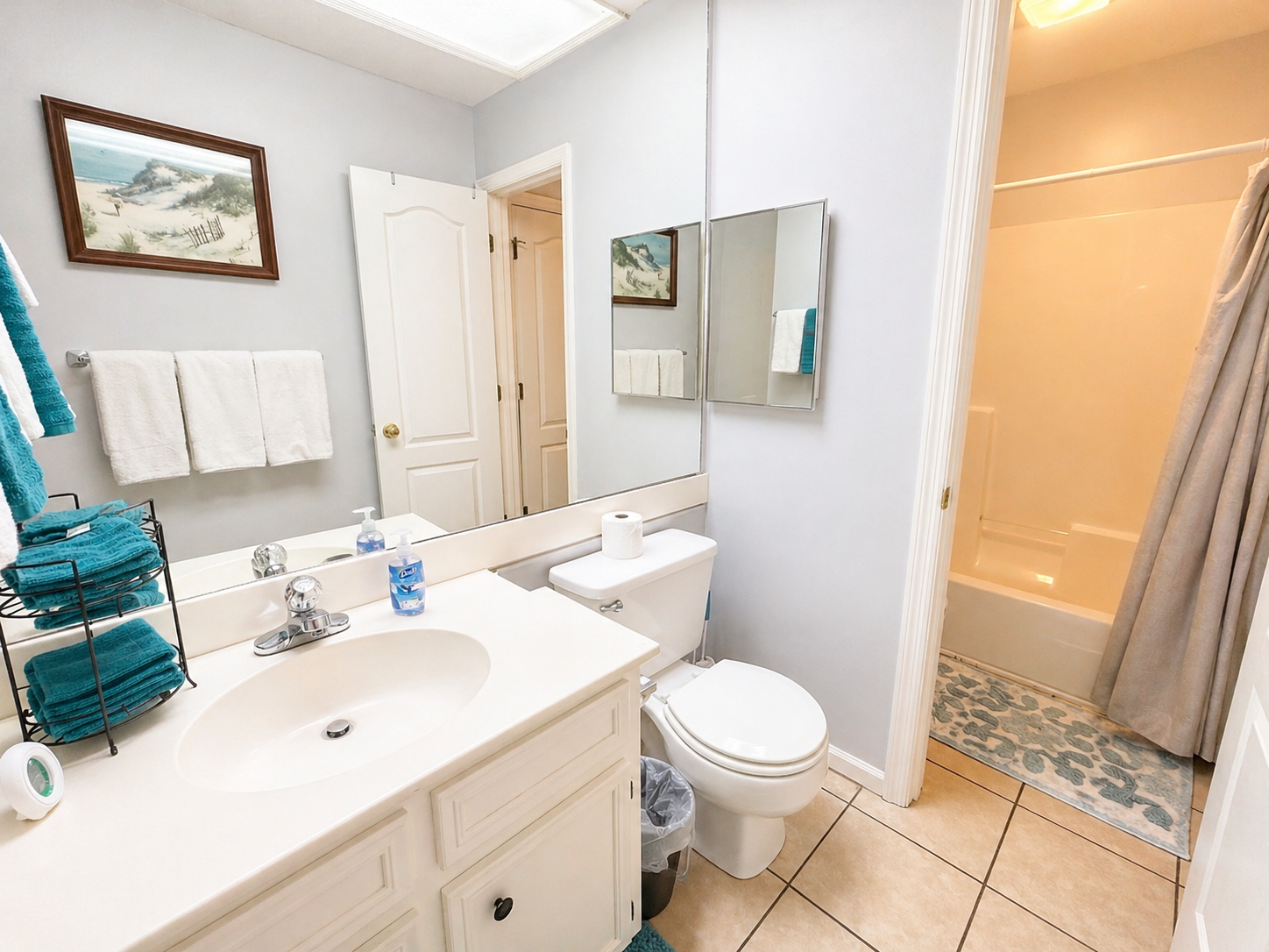 Full bathroom with a combination tub/shower