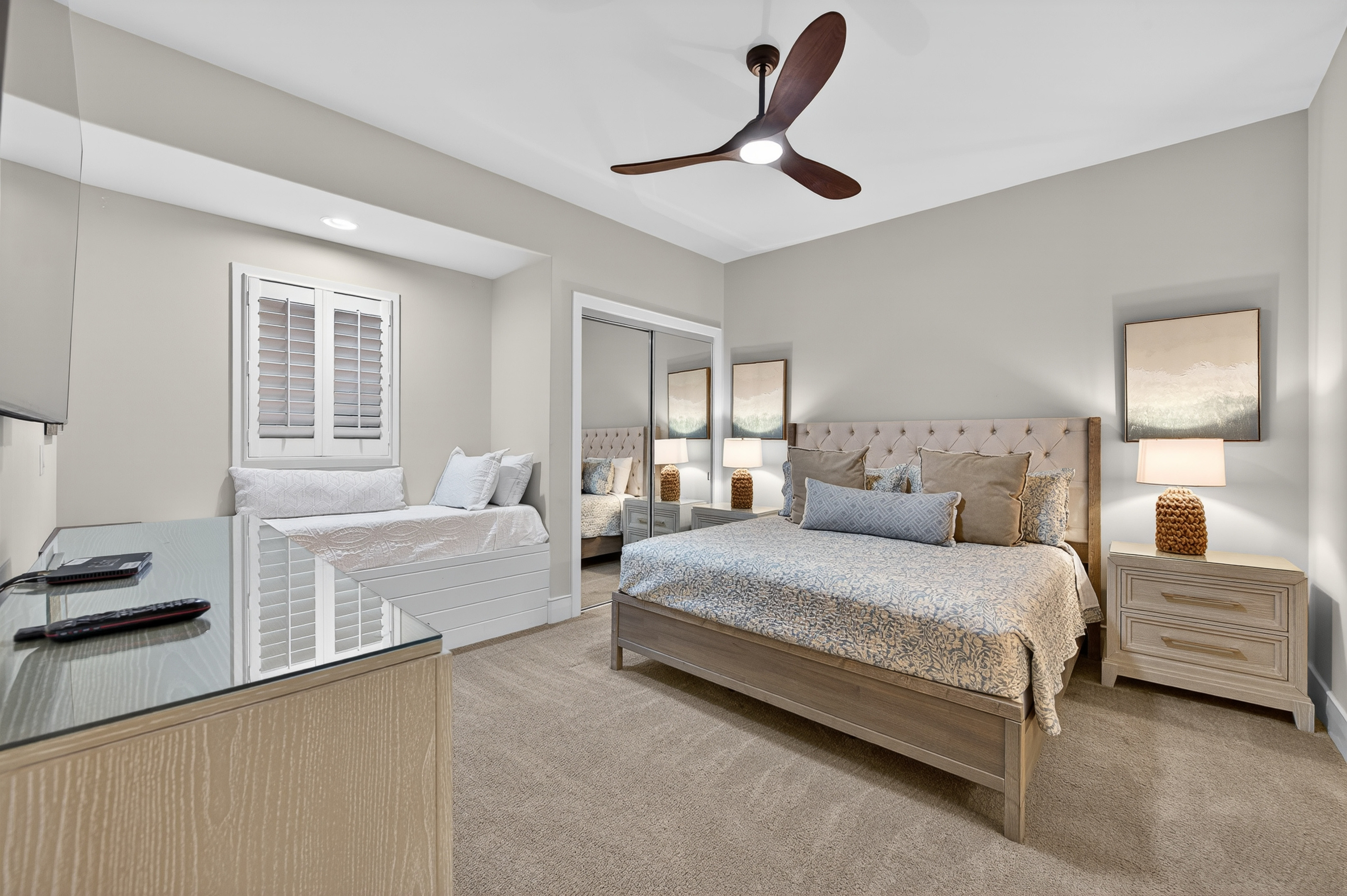 Second King Bedroom with twin day bed