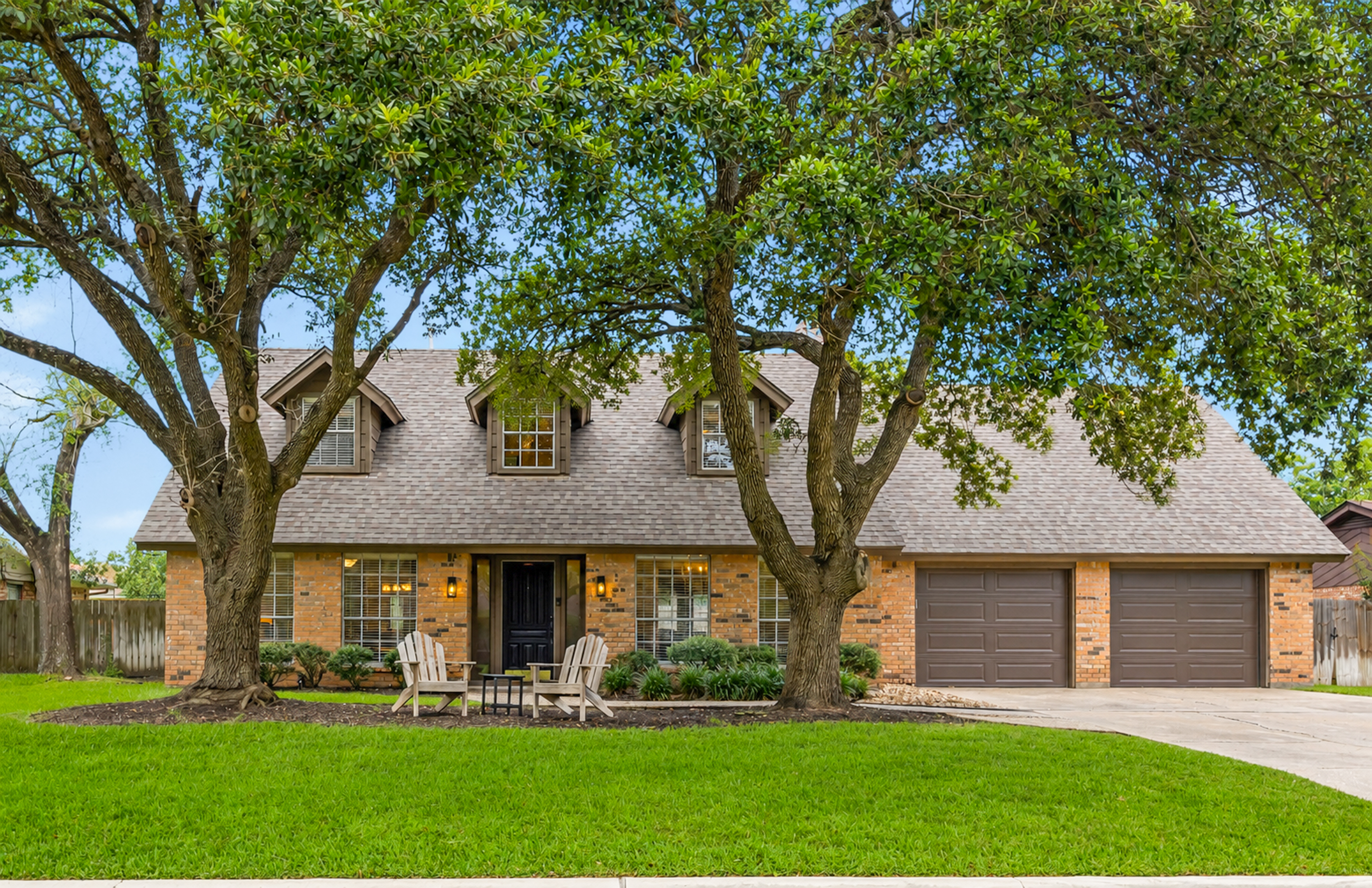 Custom home in neighborhood nestled against Texas A&M campus.