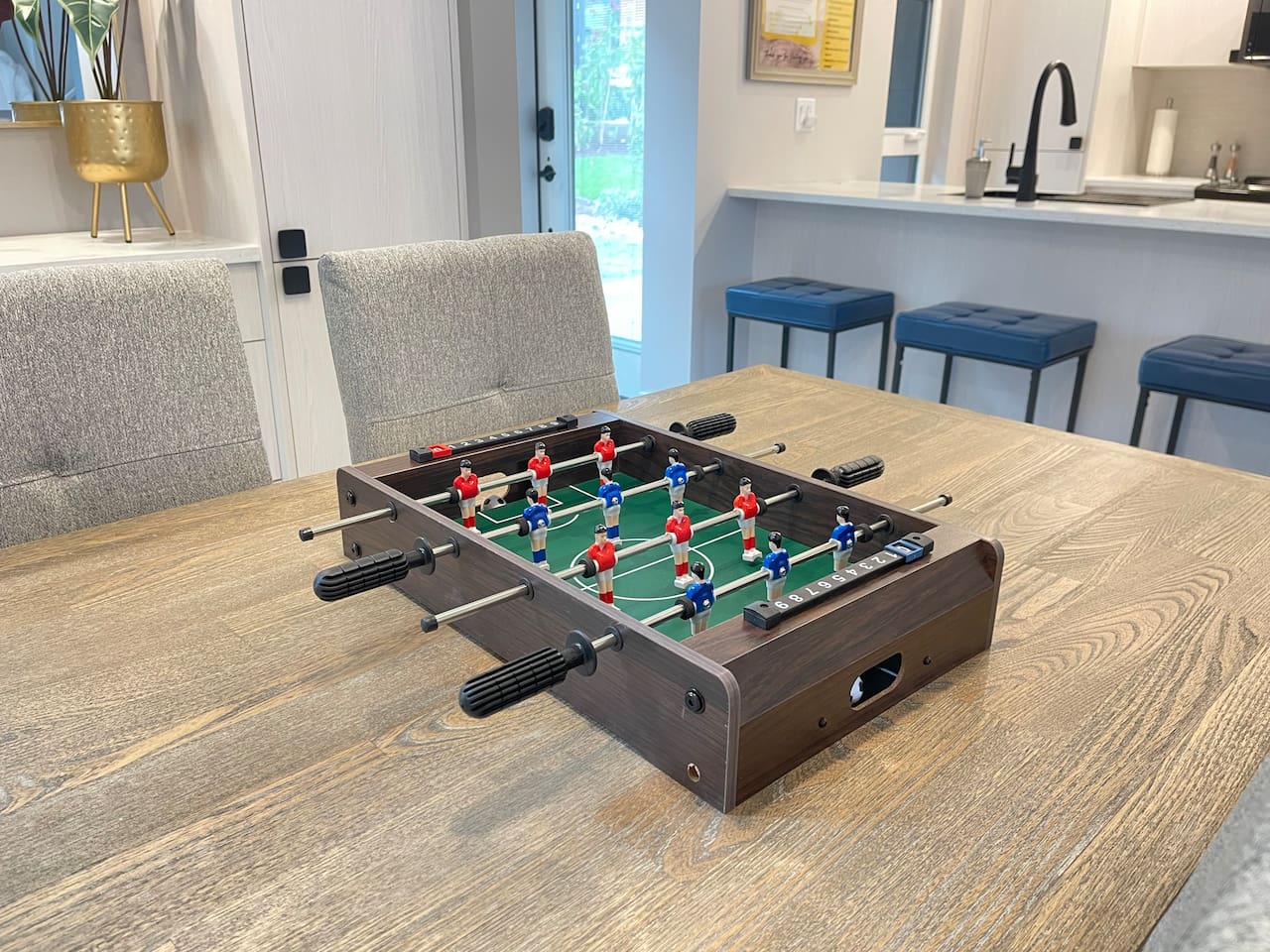 Tabletop foosball