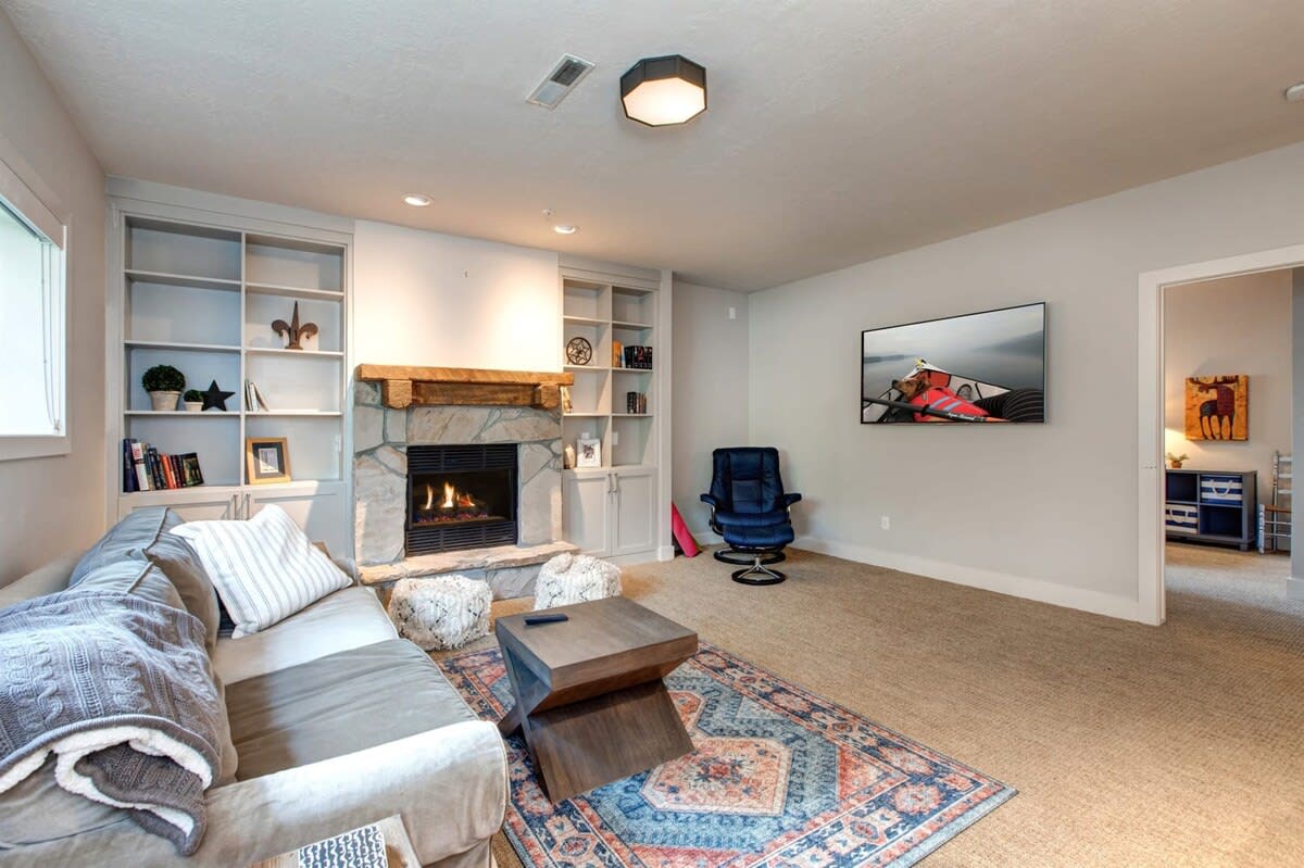 1st Floor Living Room