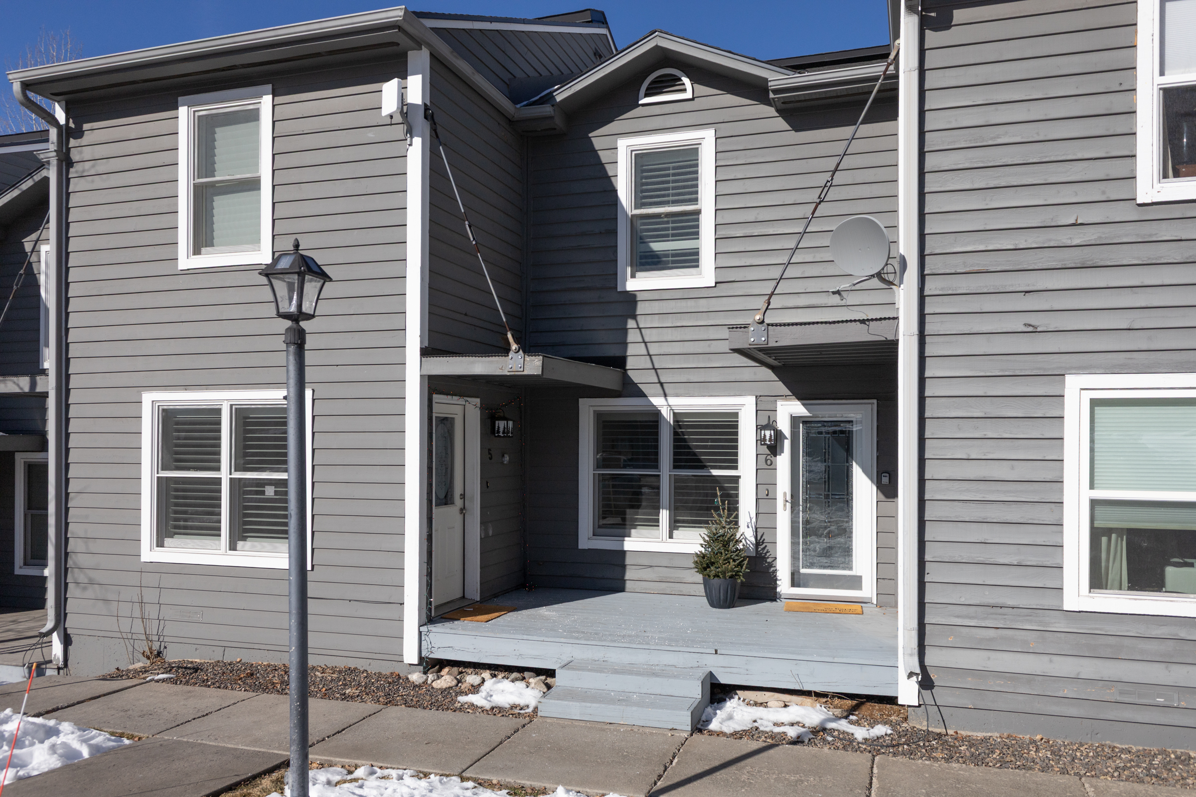 Exterior of Chinook Mountain Escape