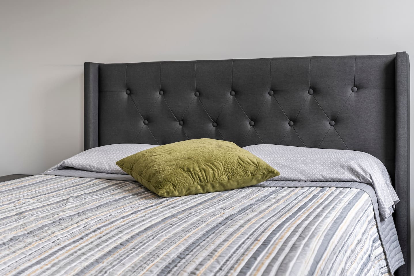 A stylish mix of comfort and practicality, designed for relaxation.