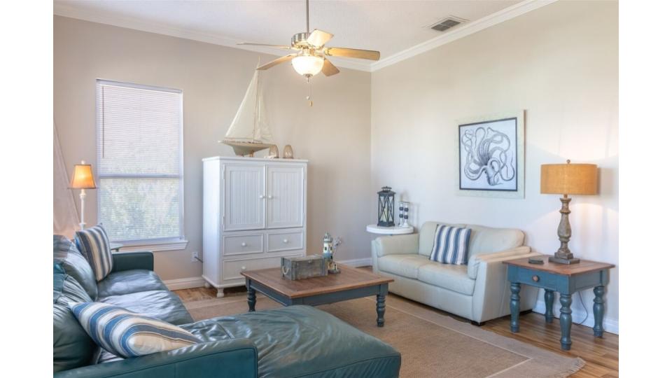 Comfortable seating, Smart TV entertainment