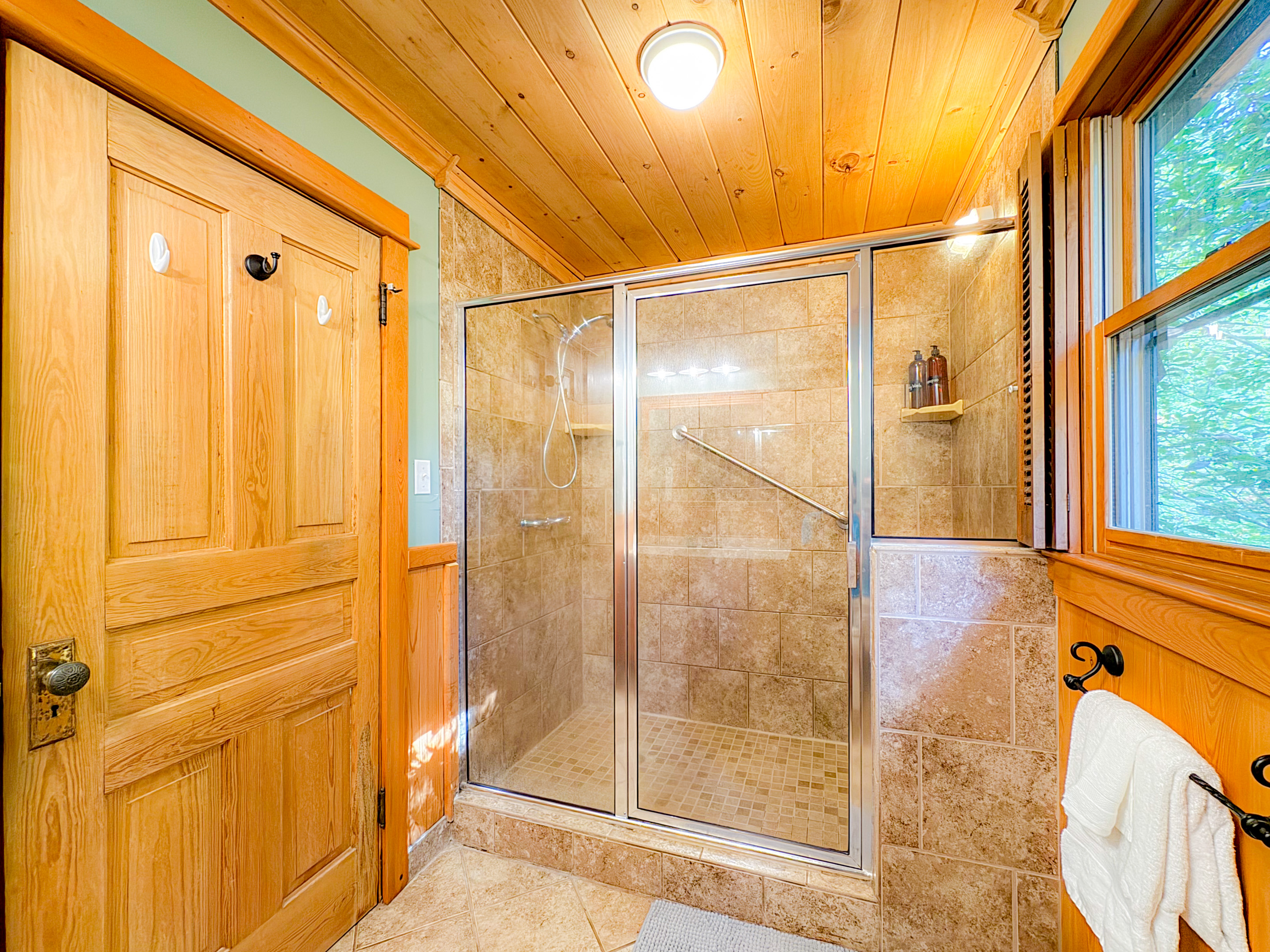 Main level Bath | Full Bath | Large Shower 