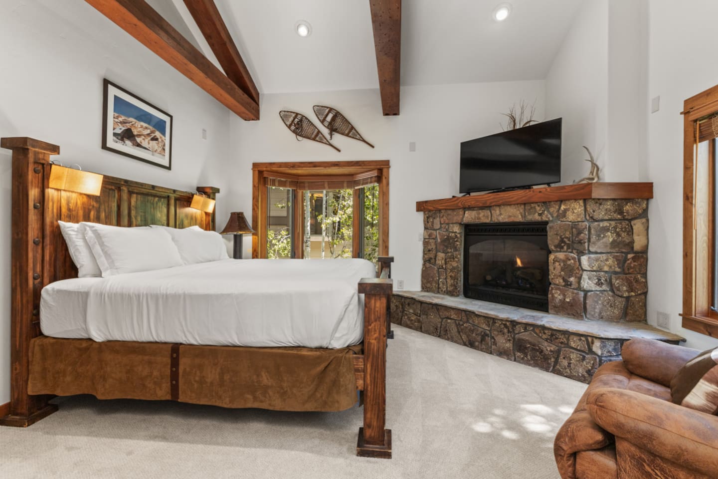 Top Level - Ensuite King Bedroom 1 - Gas Fireplace & SmartTV