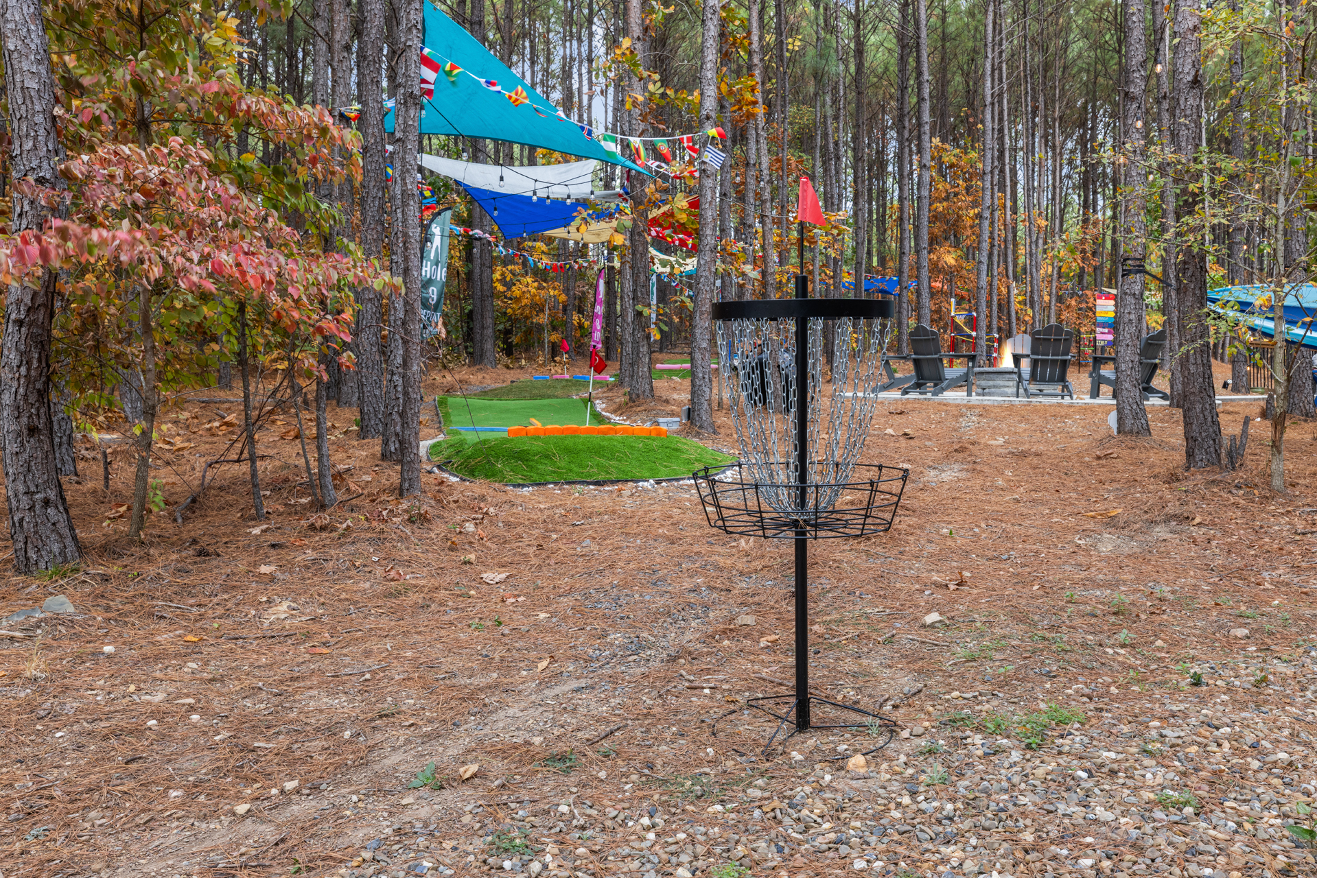 Outdoor disc Golf and Putt Putt