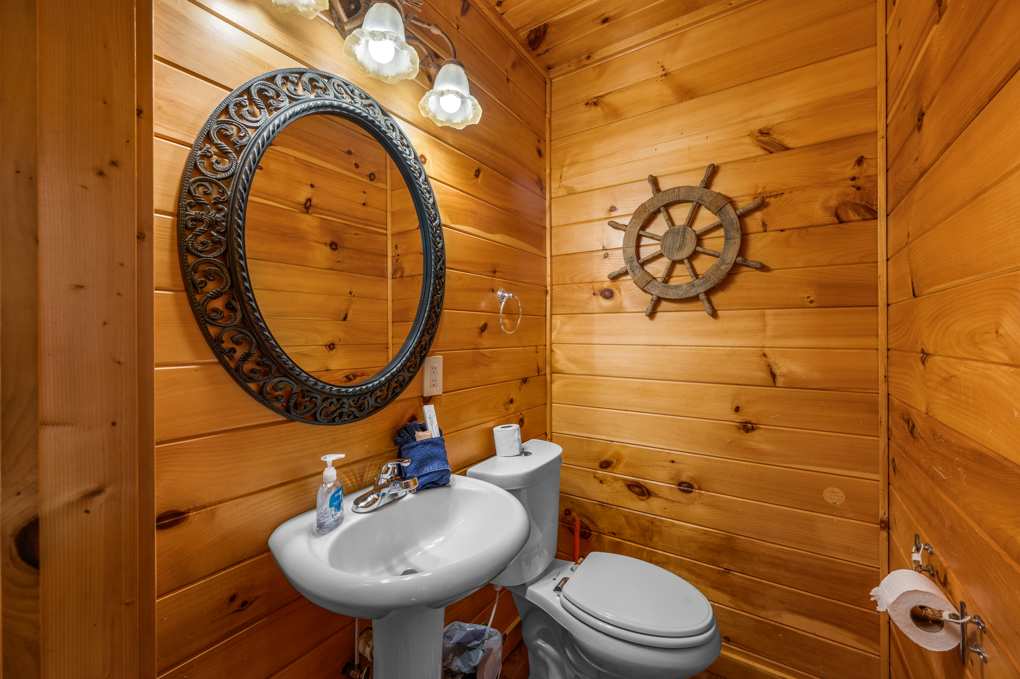 1/2 Bath Right Off The Spacious Livingroom