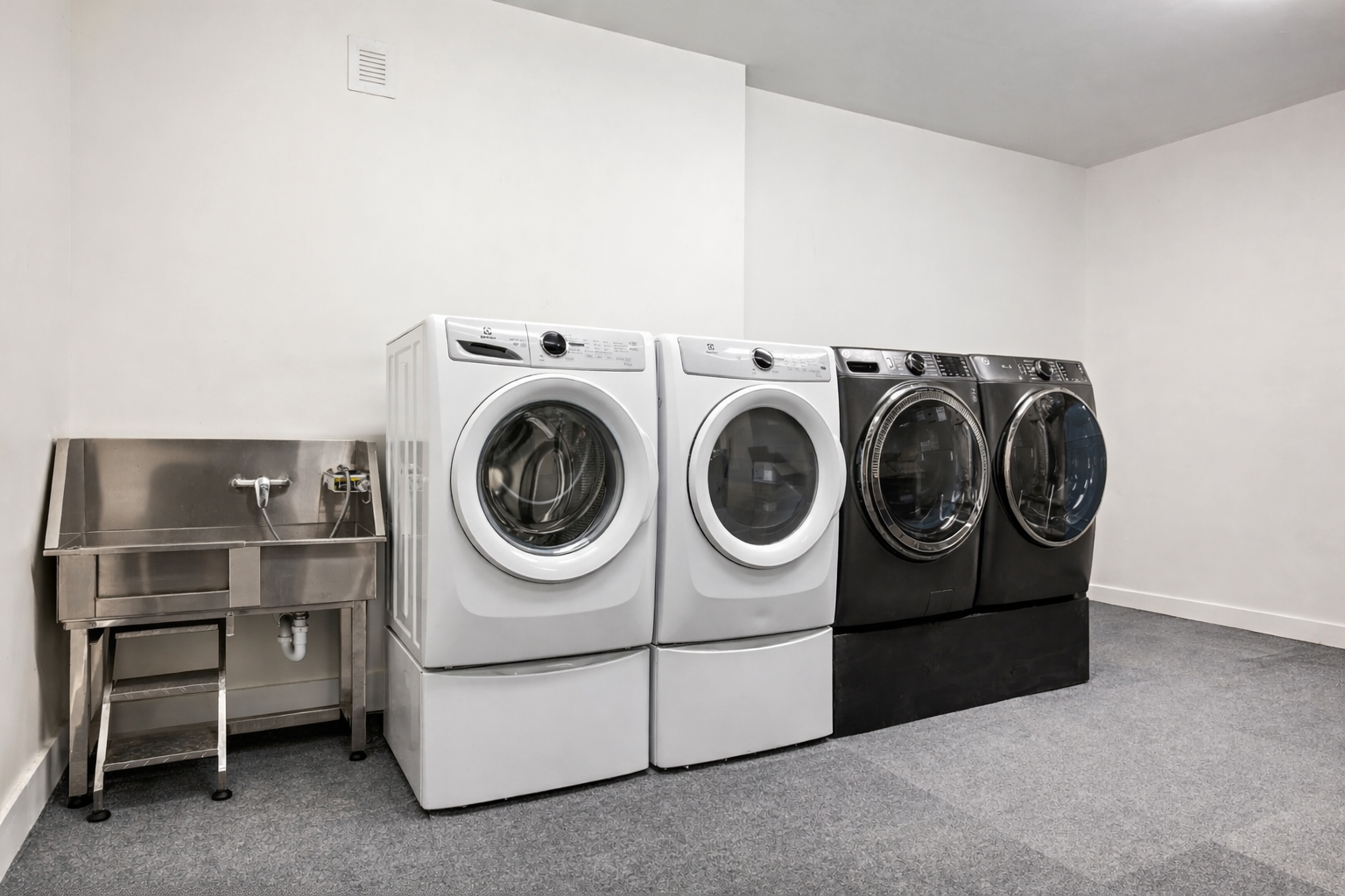 {Laundry} Refresh everything in one go — two full washer/dryer sets keep groups moving, while the dedicated dog wash station makes post-adventure cleanups quick and easy.
