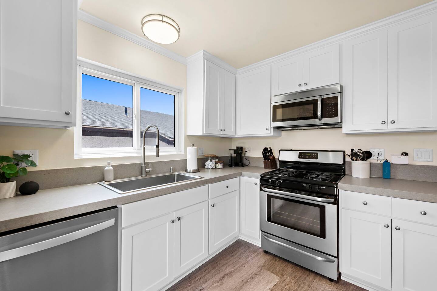 Our kitchen is outfitted with everything you would need to prepare and enjoy meals here with your family and friends.  Quartz countertops and new appliances.