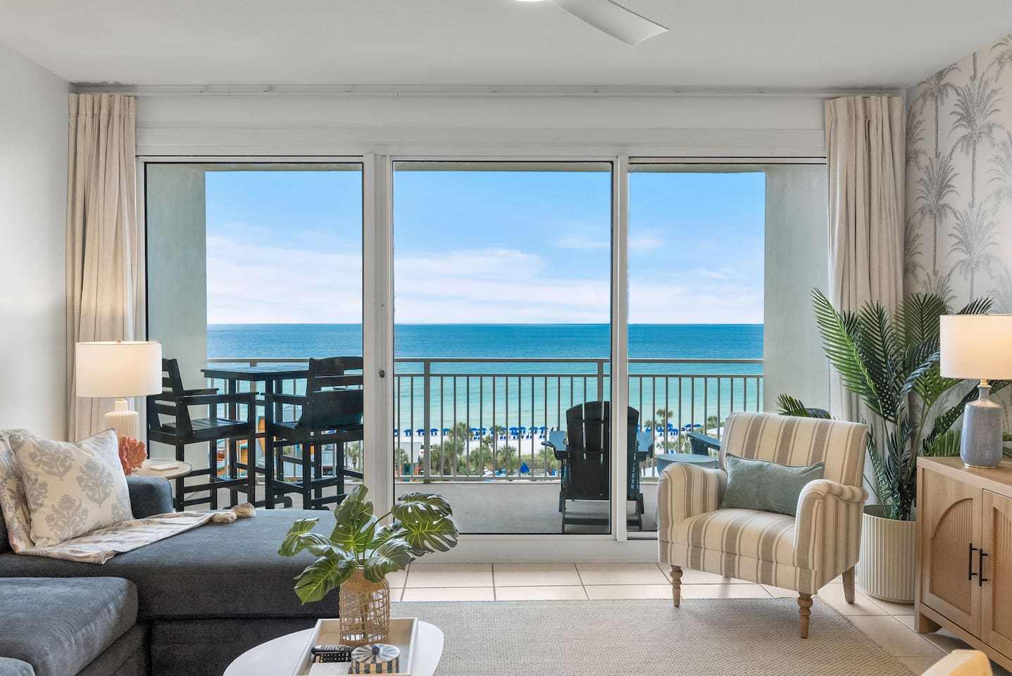 Jaw-dropping views from your living room and kitchen