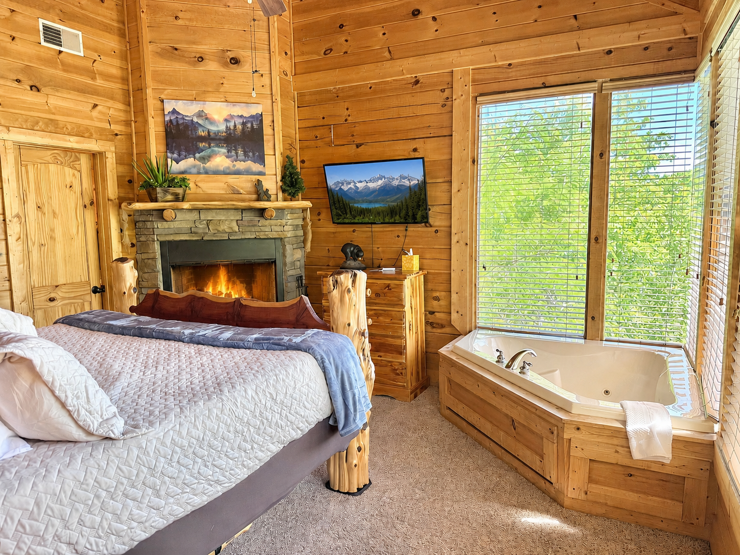 Papa bear room upstairs king, private bath, tub and fireplace.